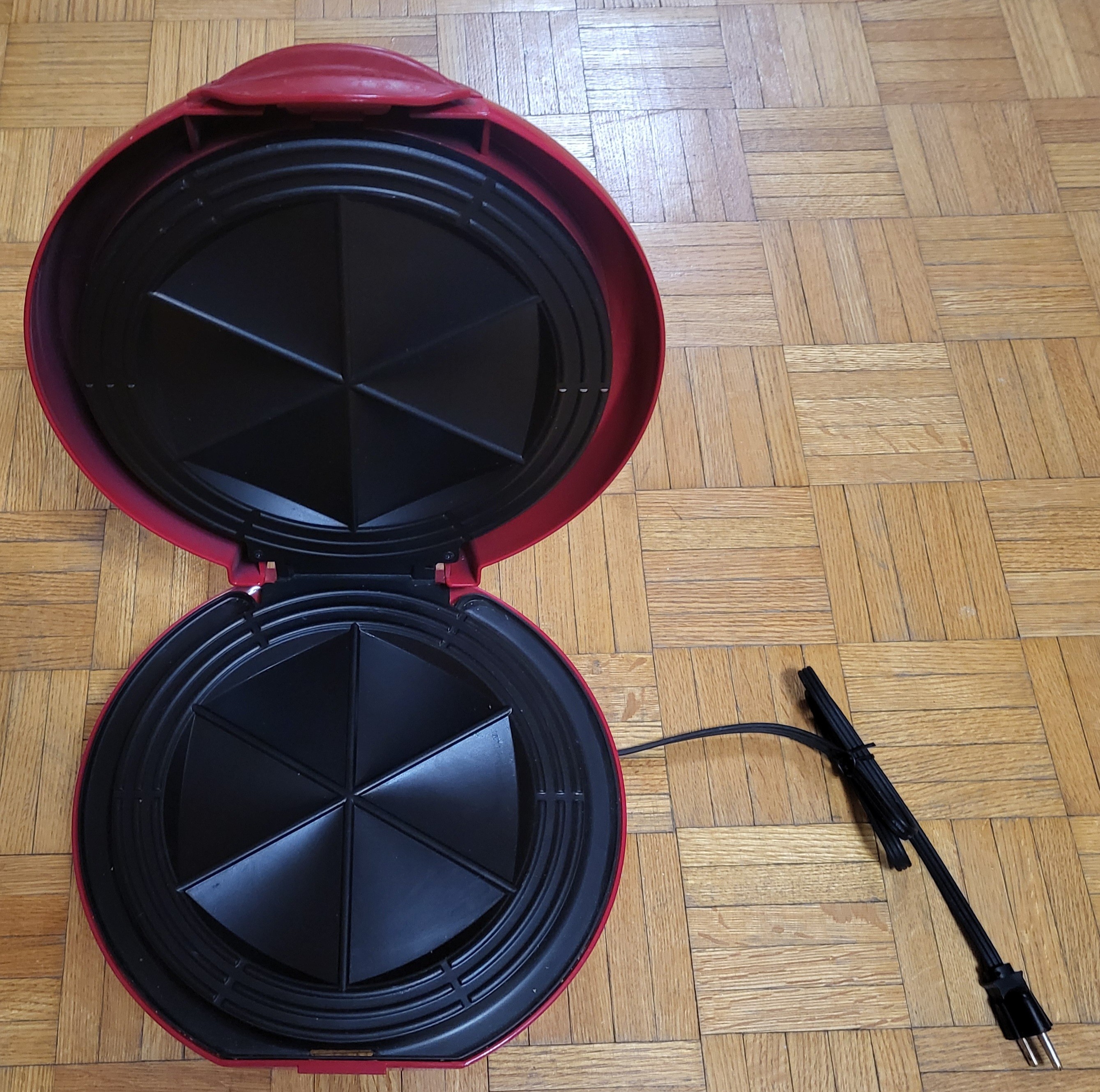 Brand New Salton Santa Fe Quesadilla Maker - photo 2