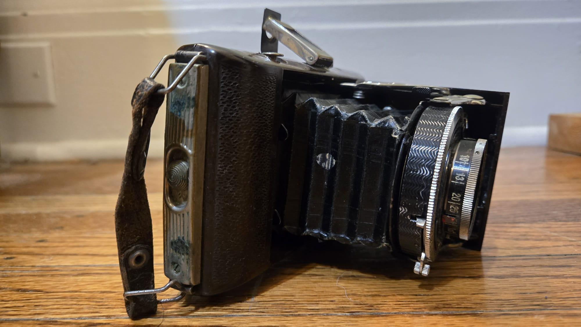 German F. Deckel München (Munich) Compur Shutter  Folding Camera - photo 3