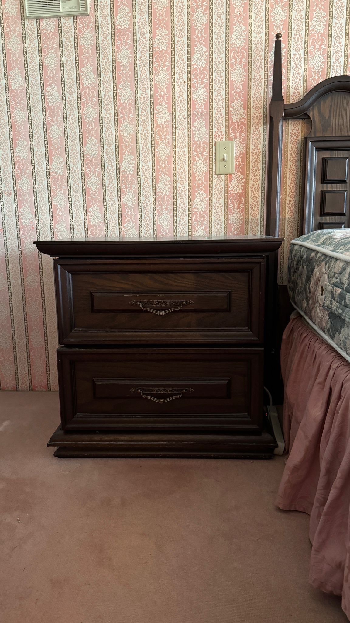 Beautiful Dark Wood Side Tables – C$115 Pair / C$65 Each - photo 2