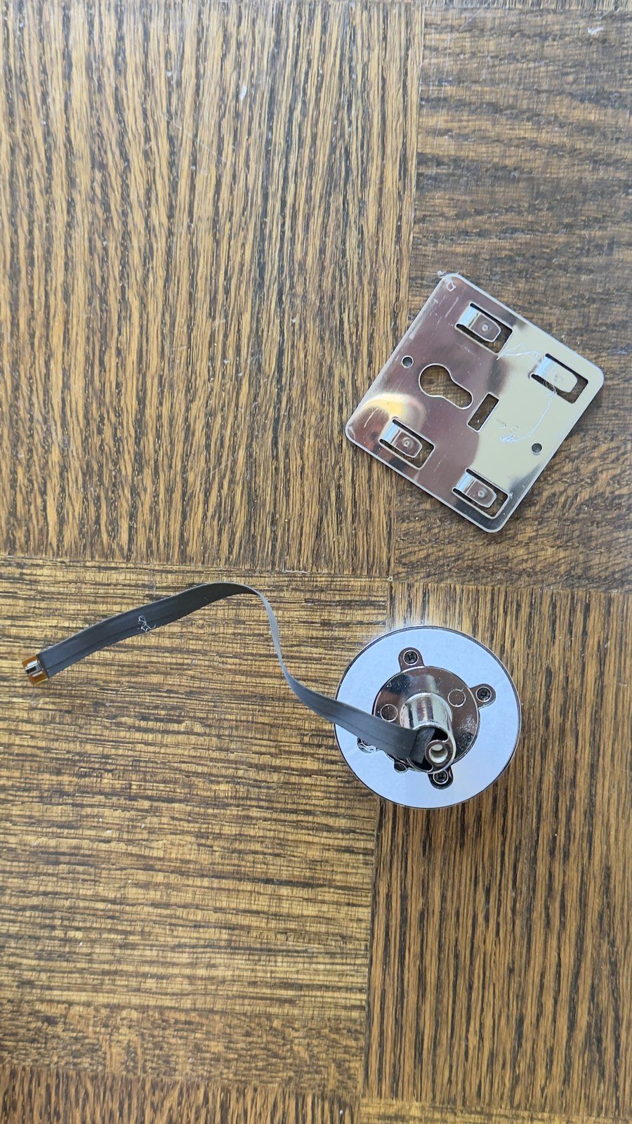 Digital Peephole Viewer – Door Camera with Screen (Not Tested) - photo 4
