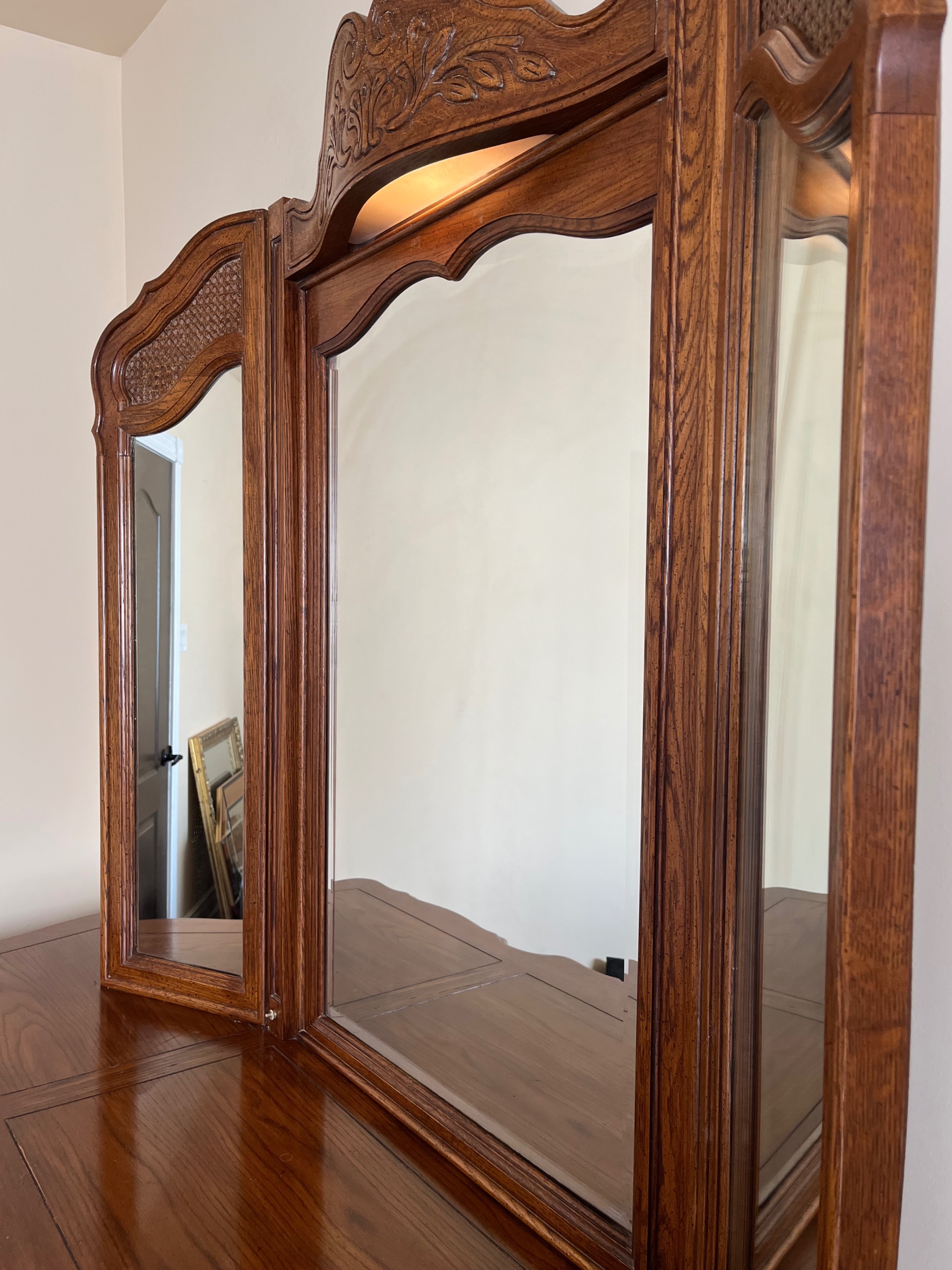 Antique Vanity - photo 2