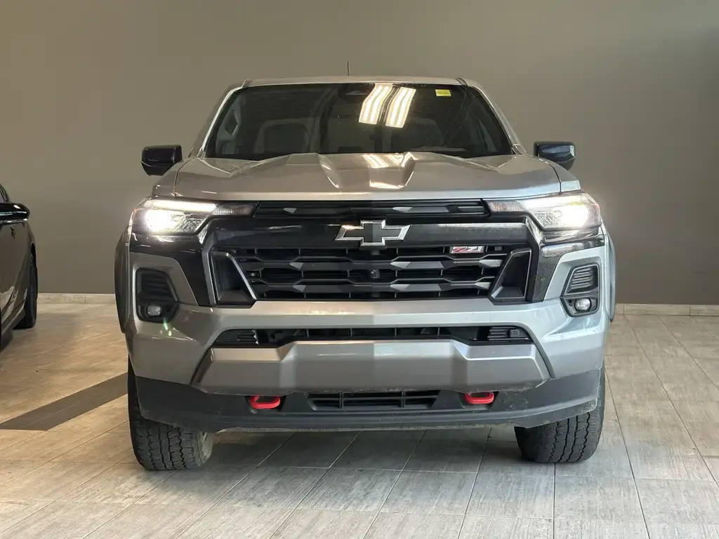 2025 Chevrolet Colorado - photo 2