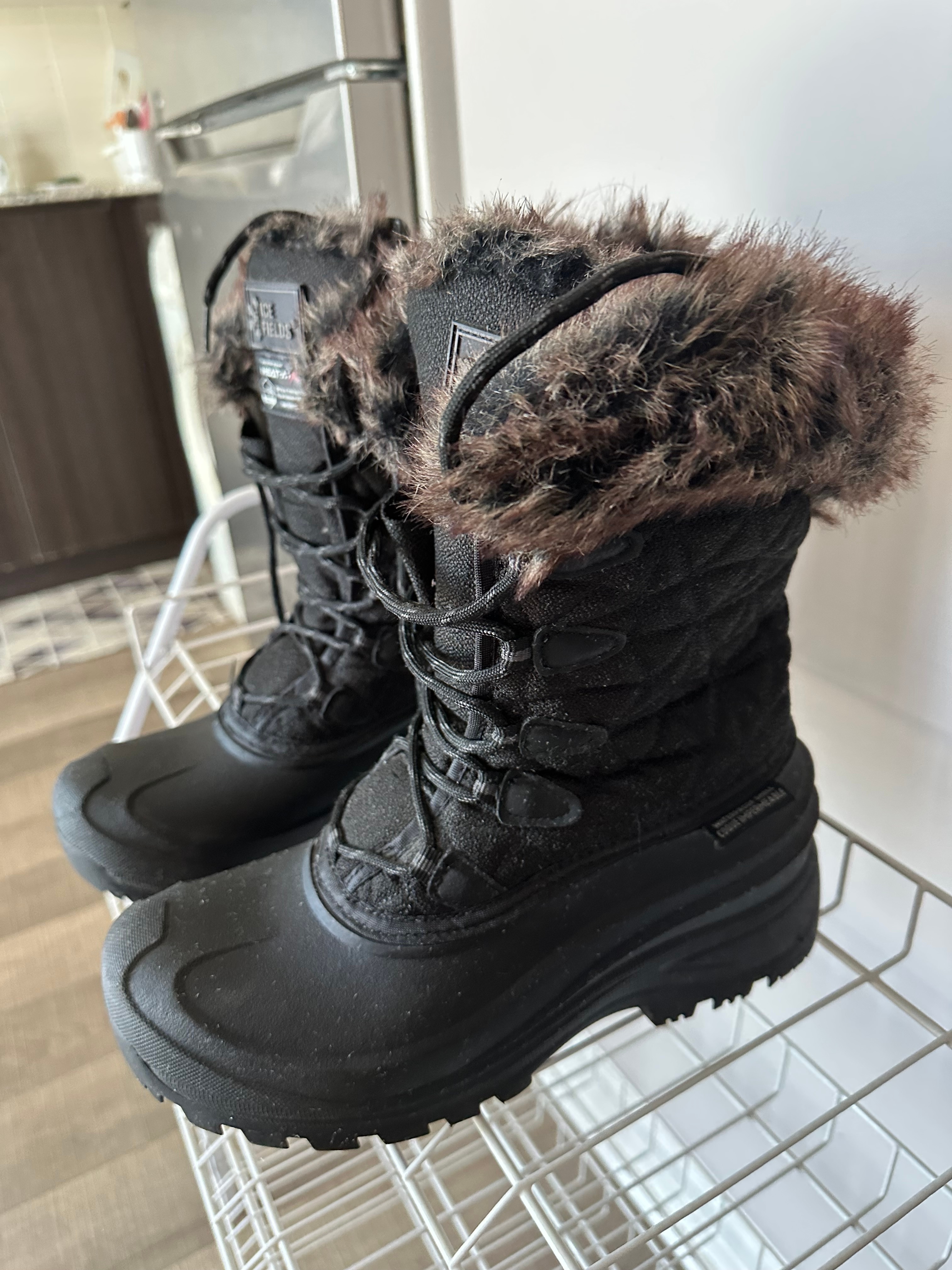 Winter Boots Size 9 – Warm & Stylish - photo 3