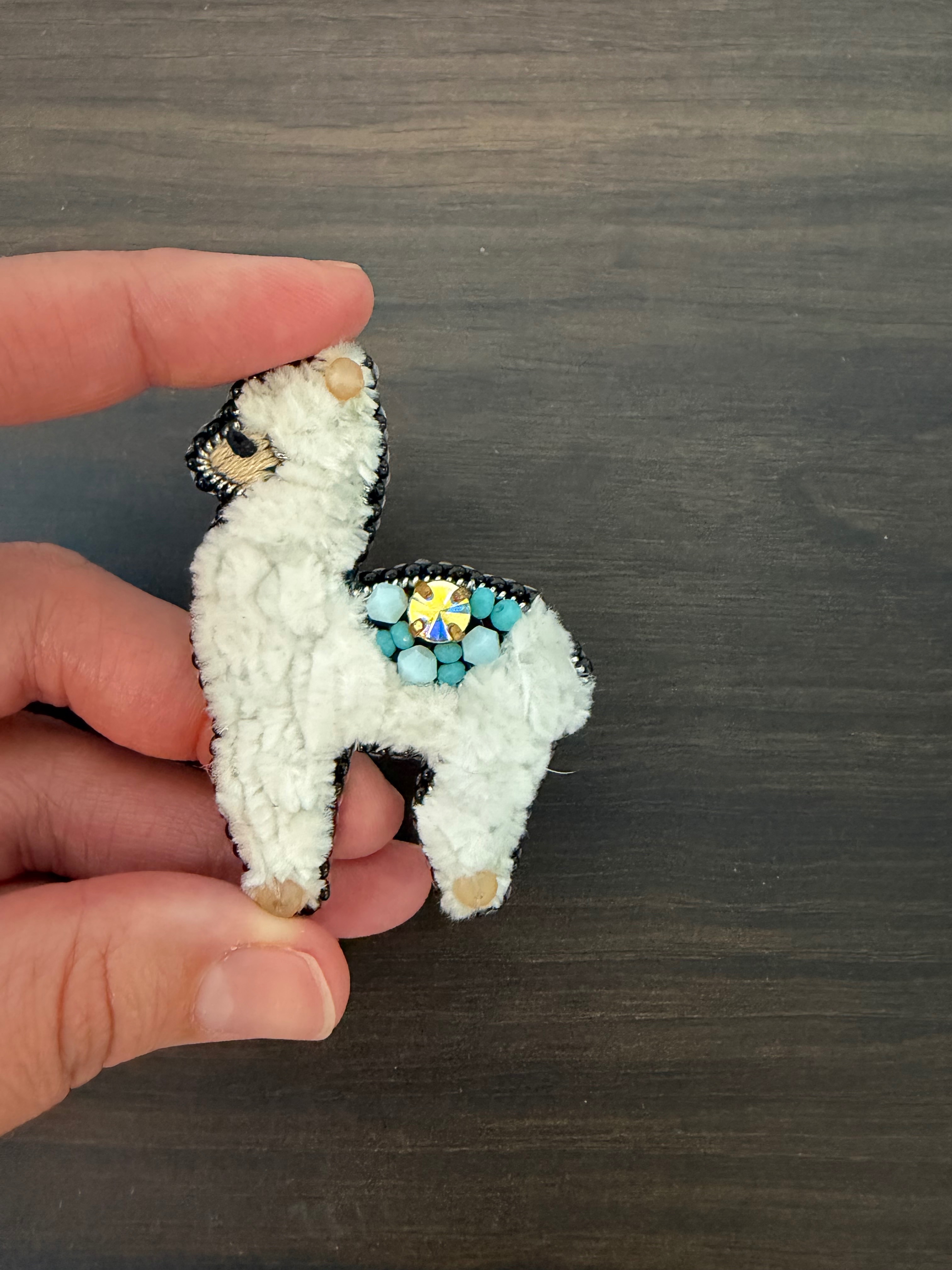 Handmade Llama/Alpaca Brooch Pin - photo 3