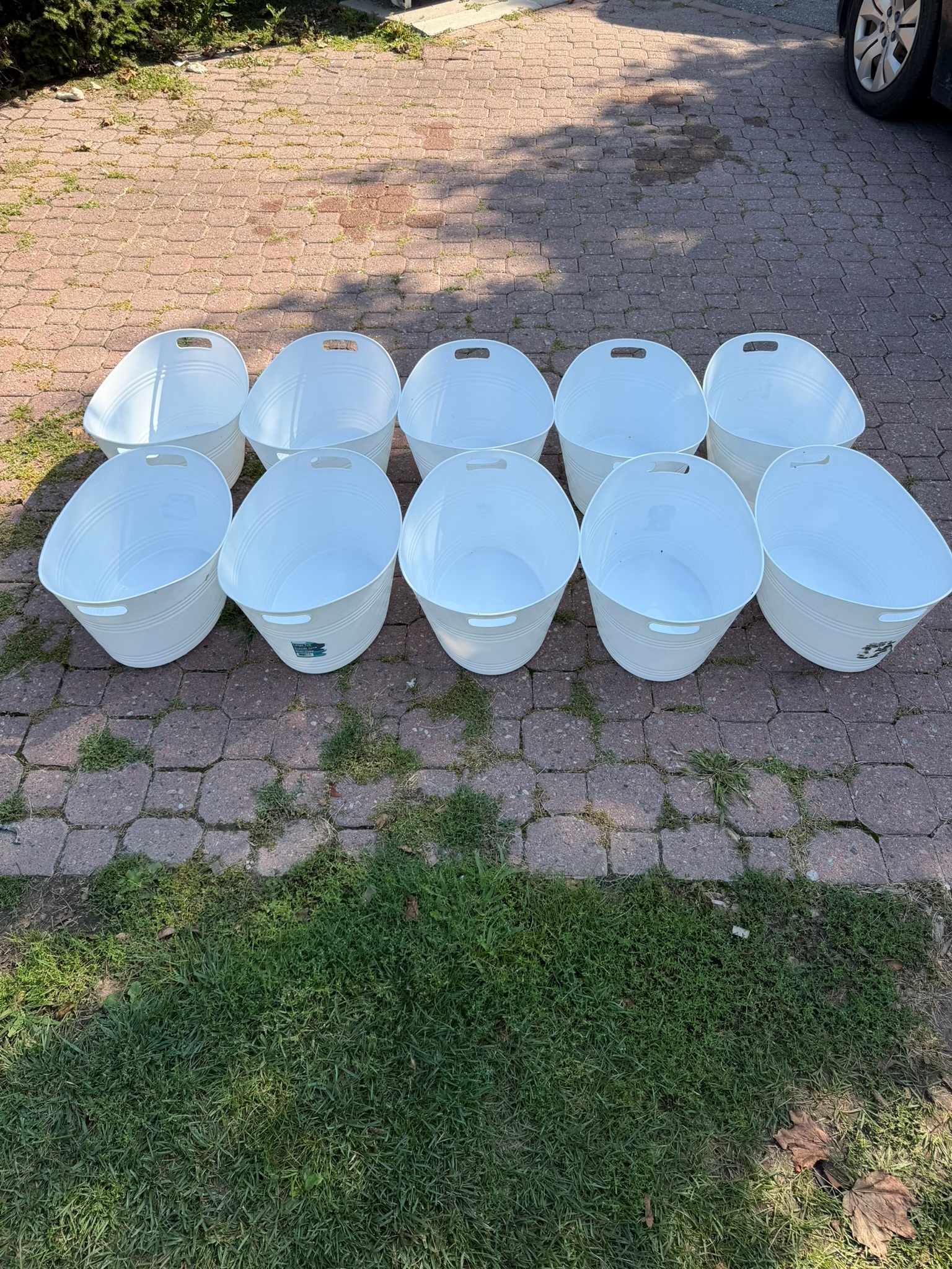 Lot of White Storage Baskets - photo 3