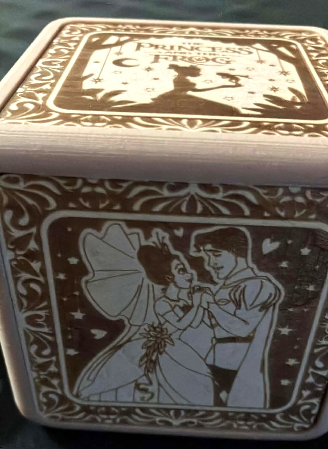 The Princess and the Frog Tap-to-Play Story Music Box (New) - photo 2