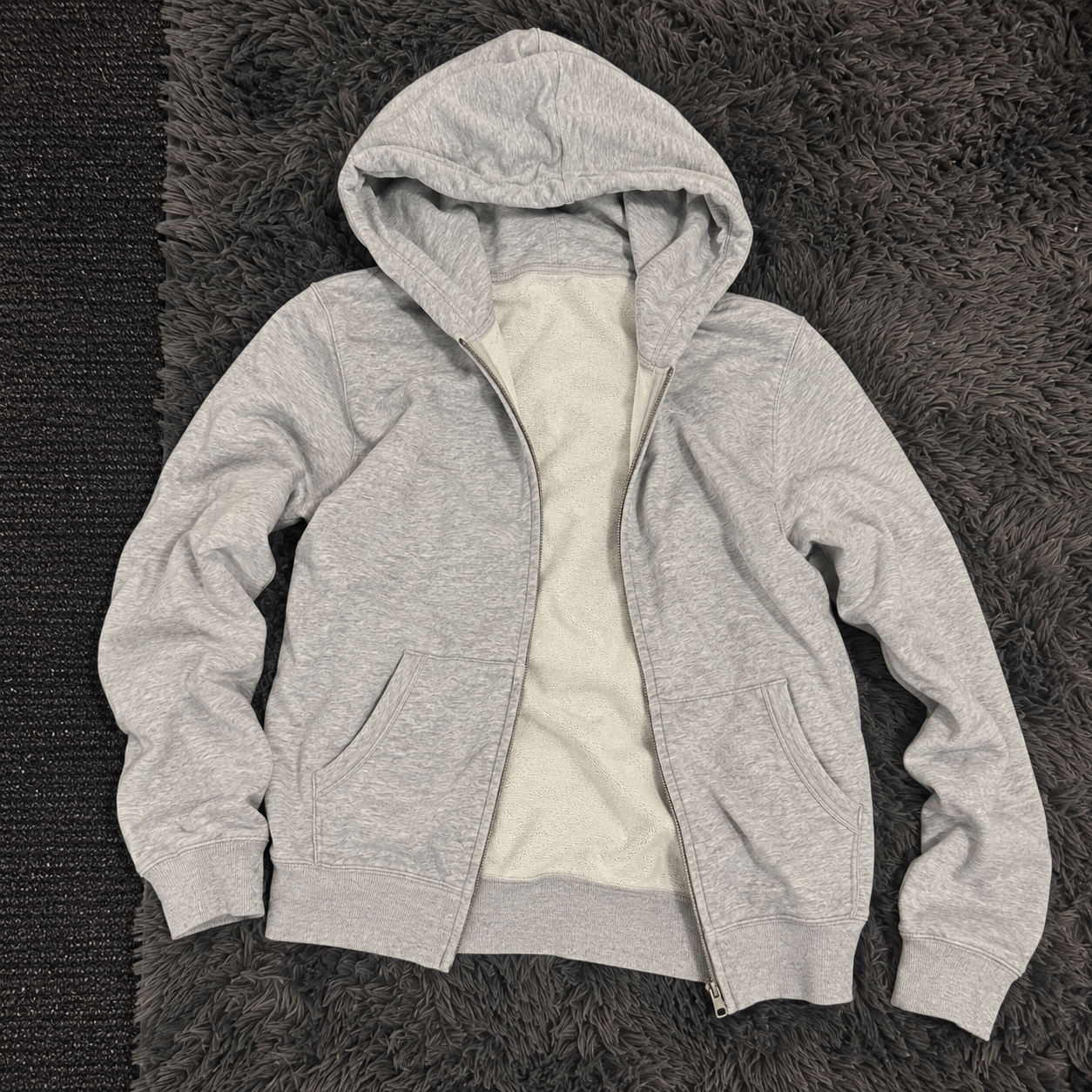 UNIQLO Grey Zip Hoodie – Men’s M