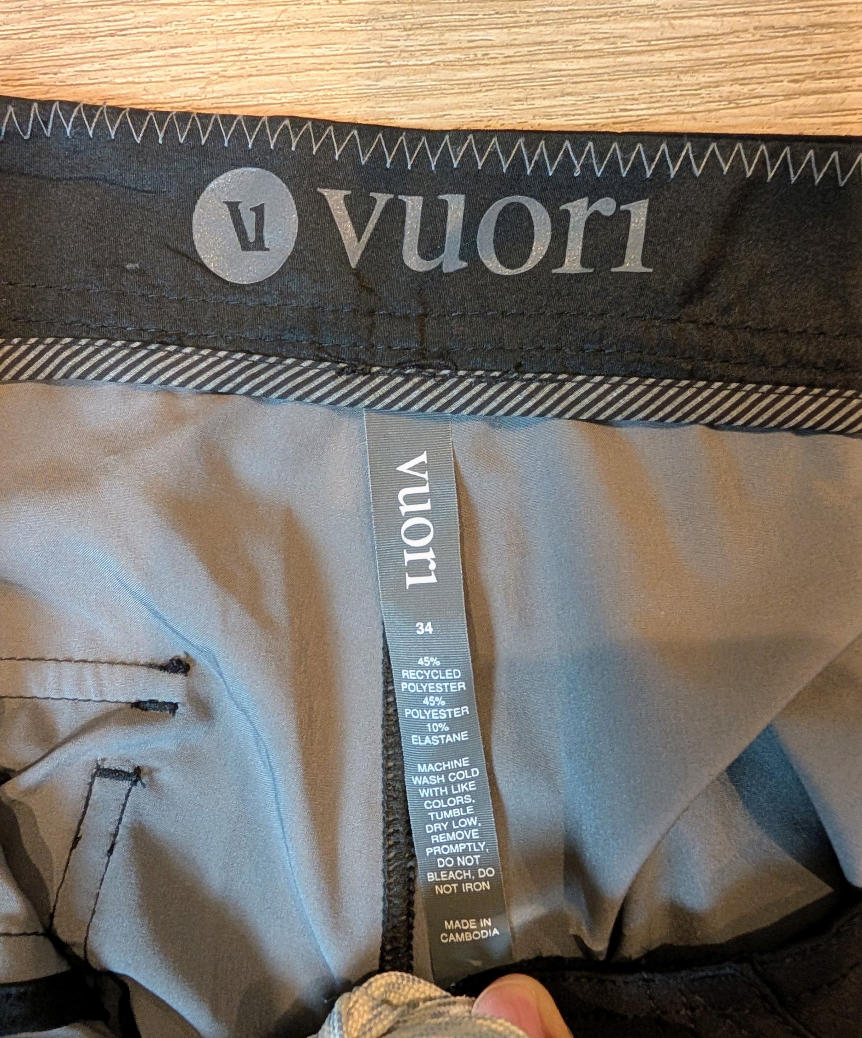 Vuori Boardshorts - Men's Size 34 - photo 4