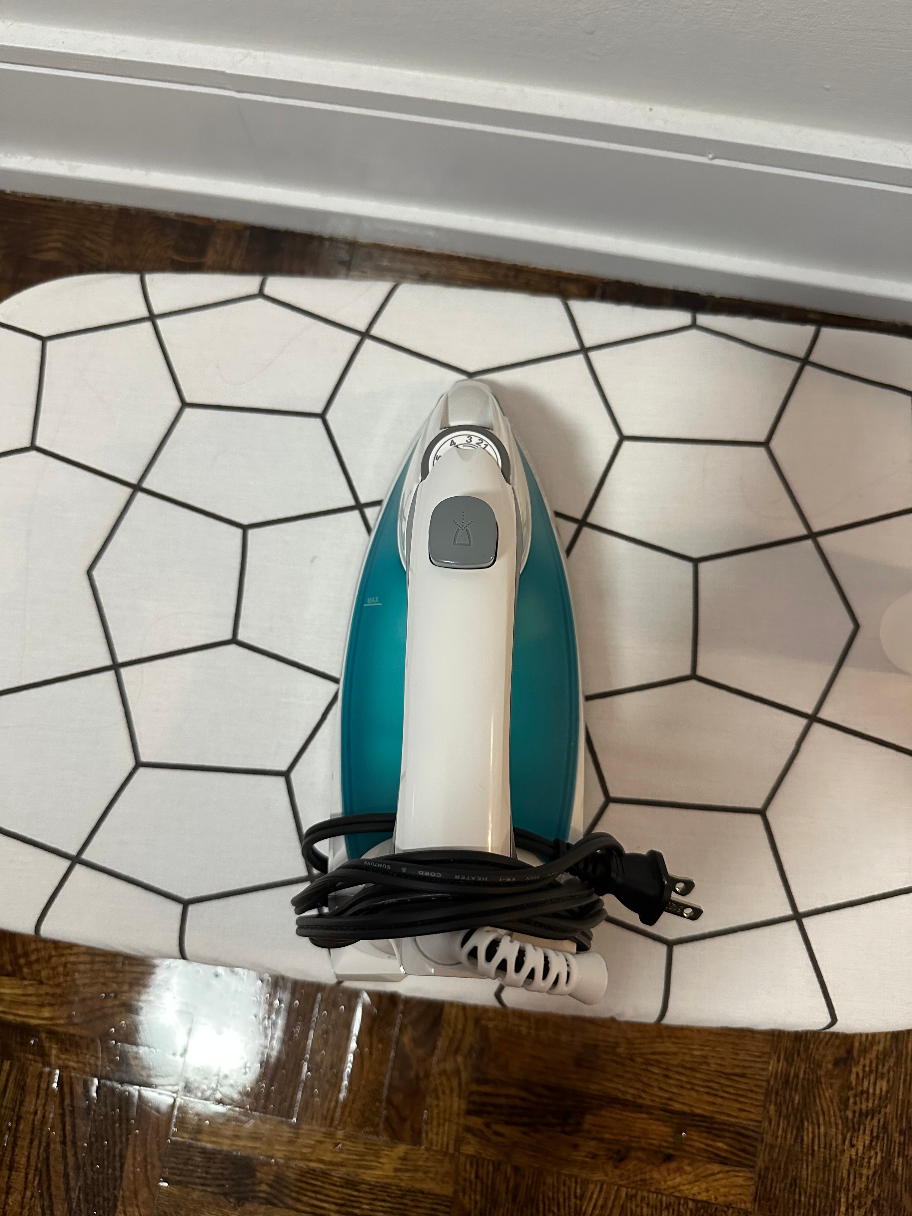 BLACK+DECKER Iron and ironong Board - photo 3