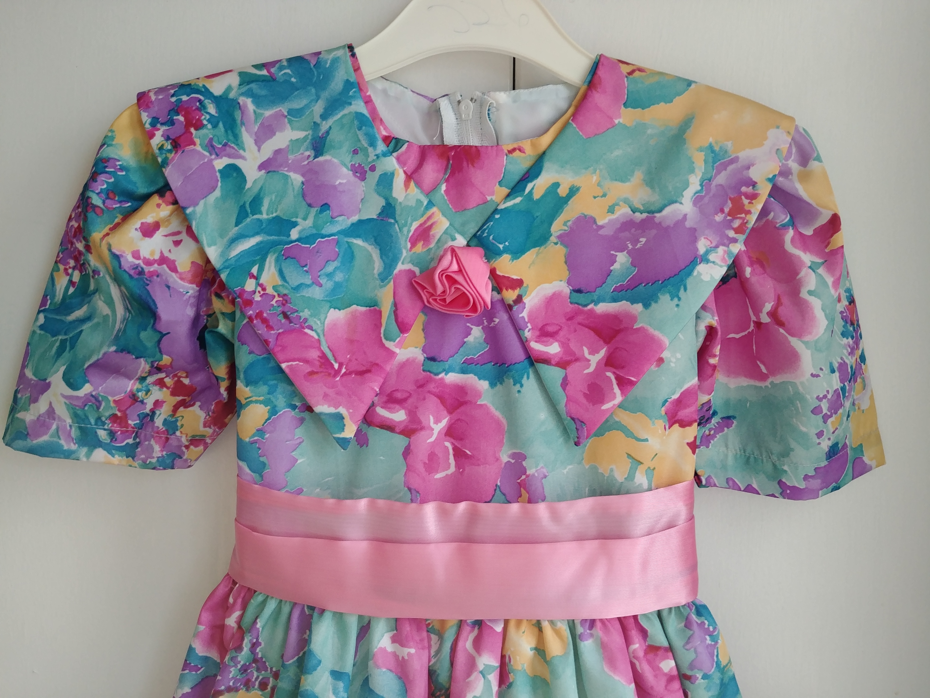 Floral Party Dress for Girls, Size 5. Like New - photo 2