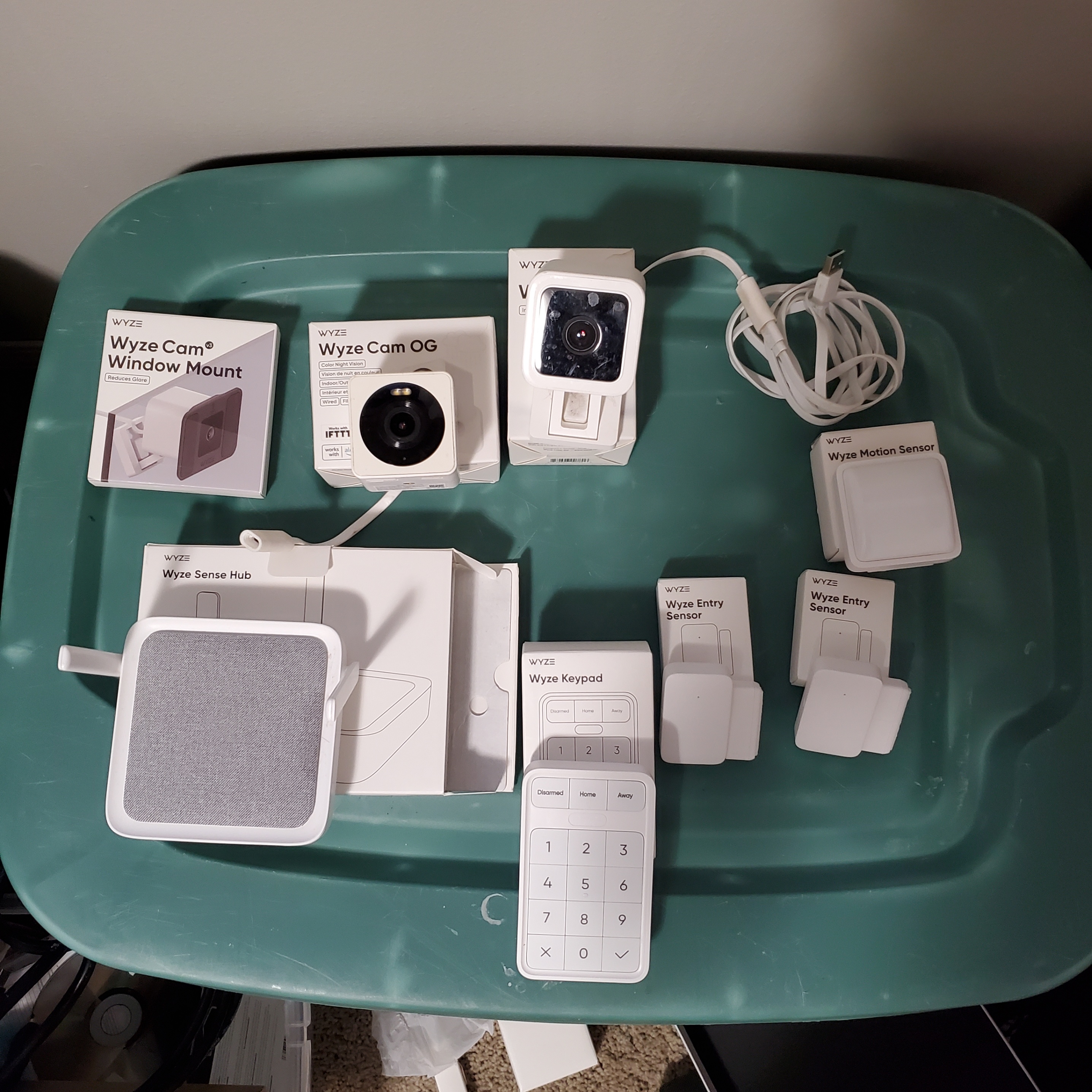 Wyze Home Monitoring Bundle and outdoor cameras - photo 2
