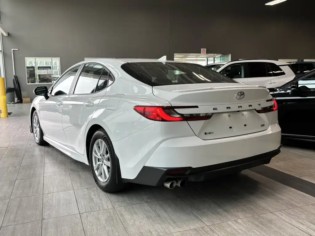 2025 Toyota Camry - photo 3