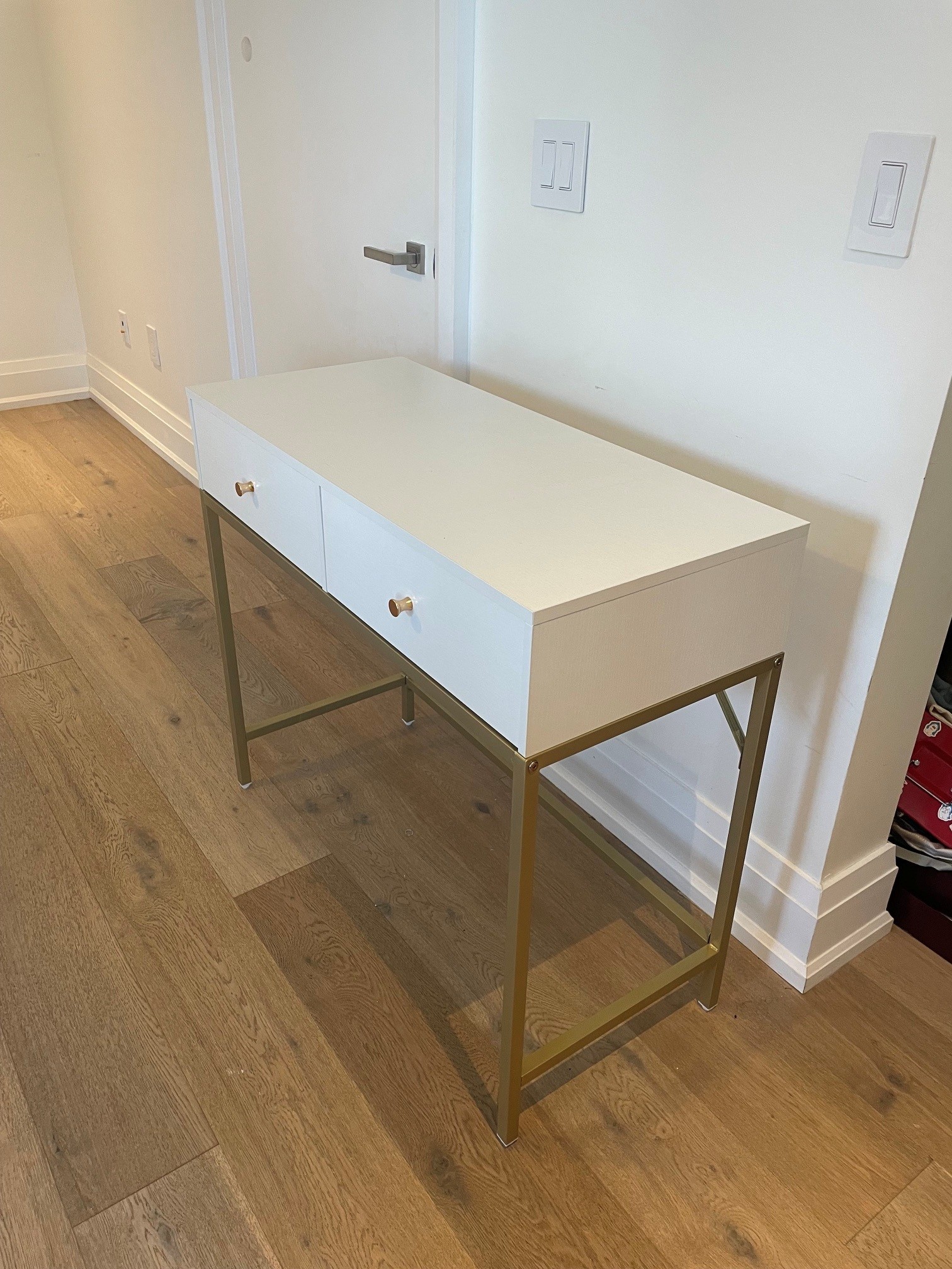 White and Gold Desk - photo 2