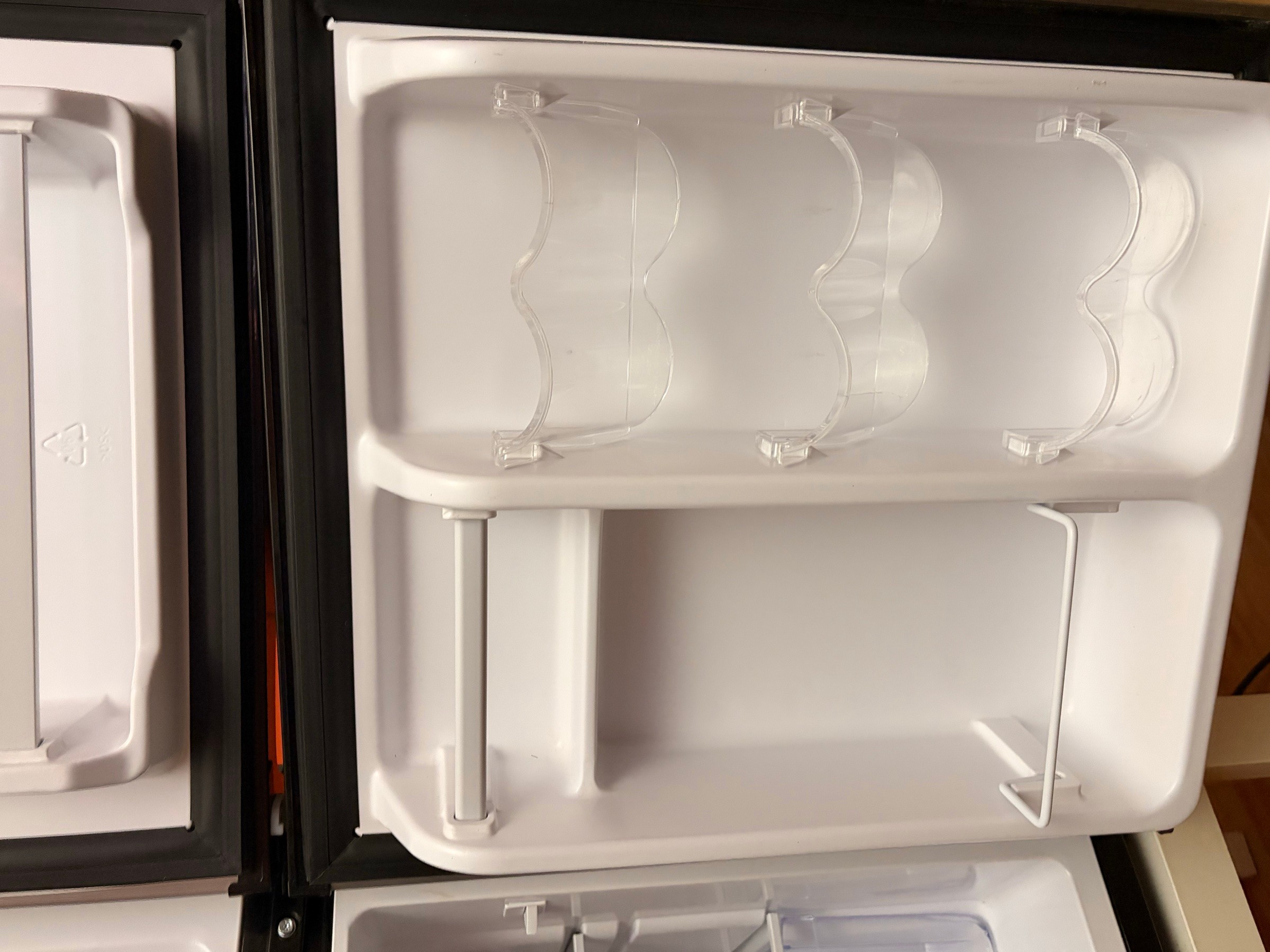 Insignia compact 2-door mini fridge w/ freezer (stainless steel) - photo 5