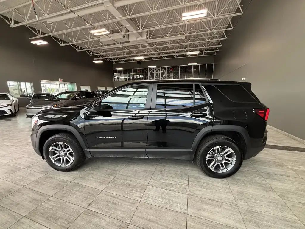 2026 GMC Terrain - photo 2