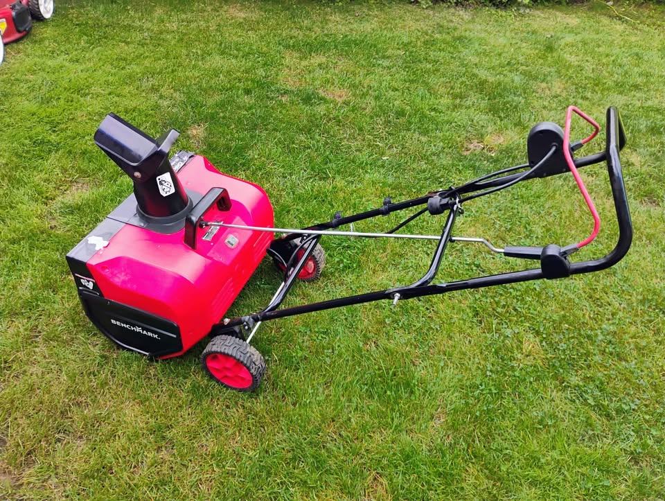 Benchmark 22" Electric Snowblower