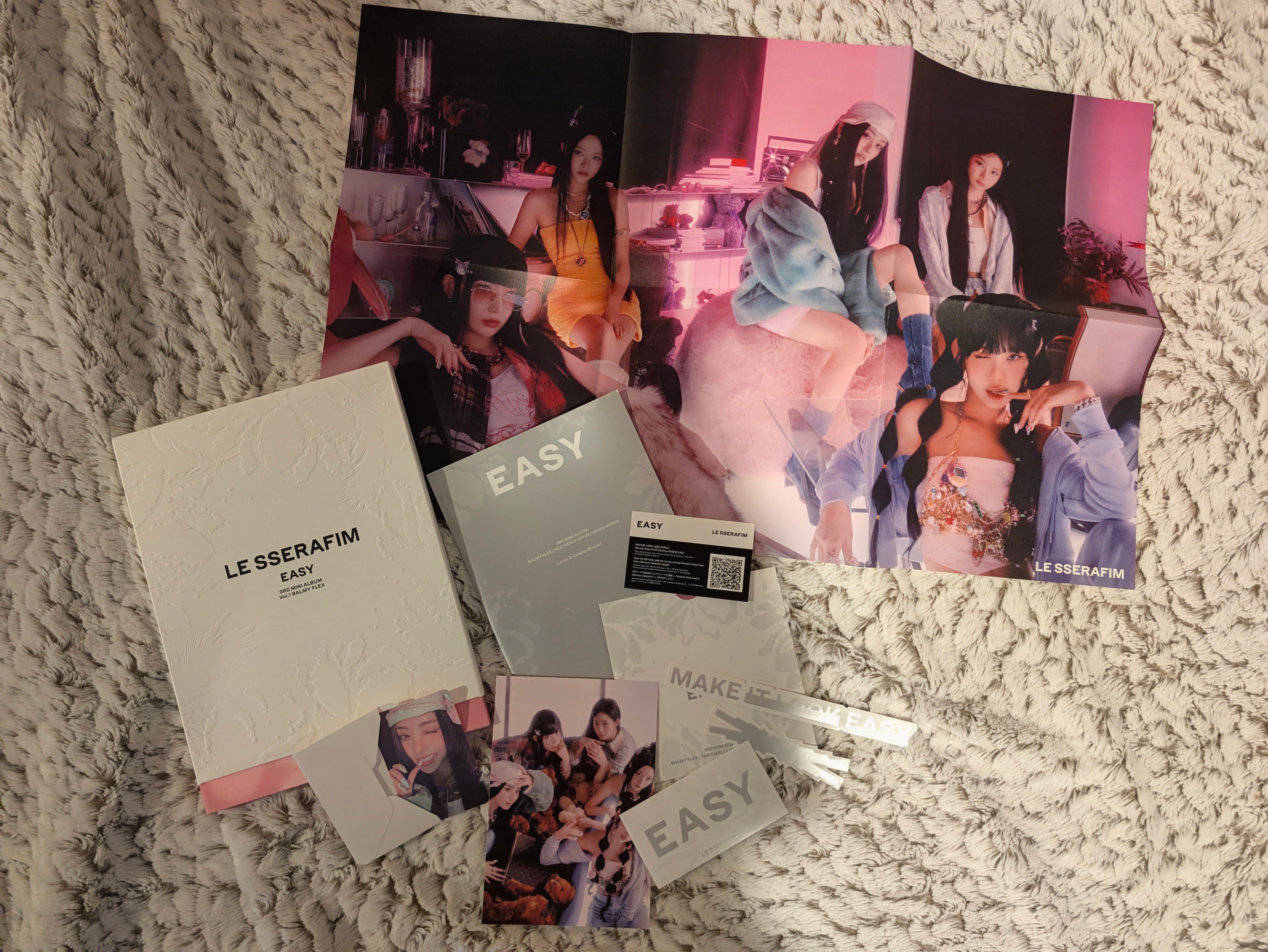 LE SSERAFIM EASY Album + Yunjin Photocard