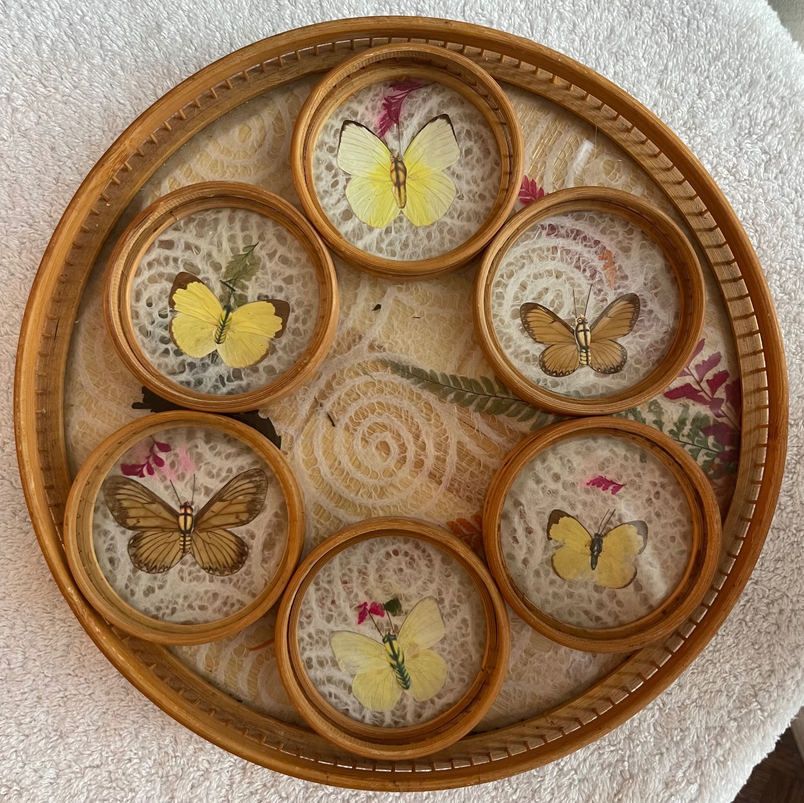 Vintage 1970s Real Butterfly Bamboo Tray & 6 Coasters - photo 2