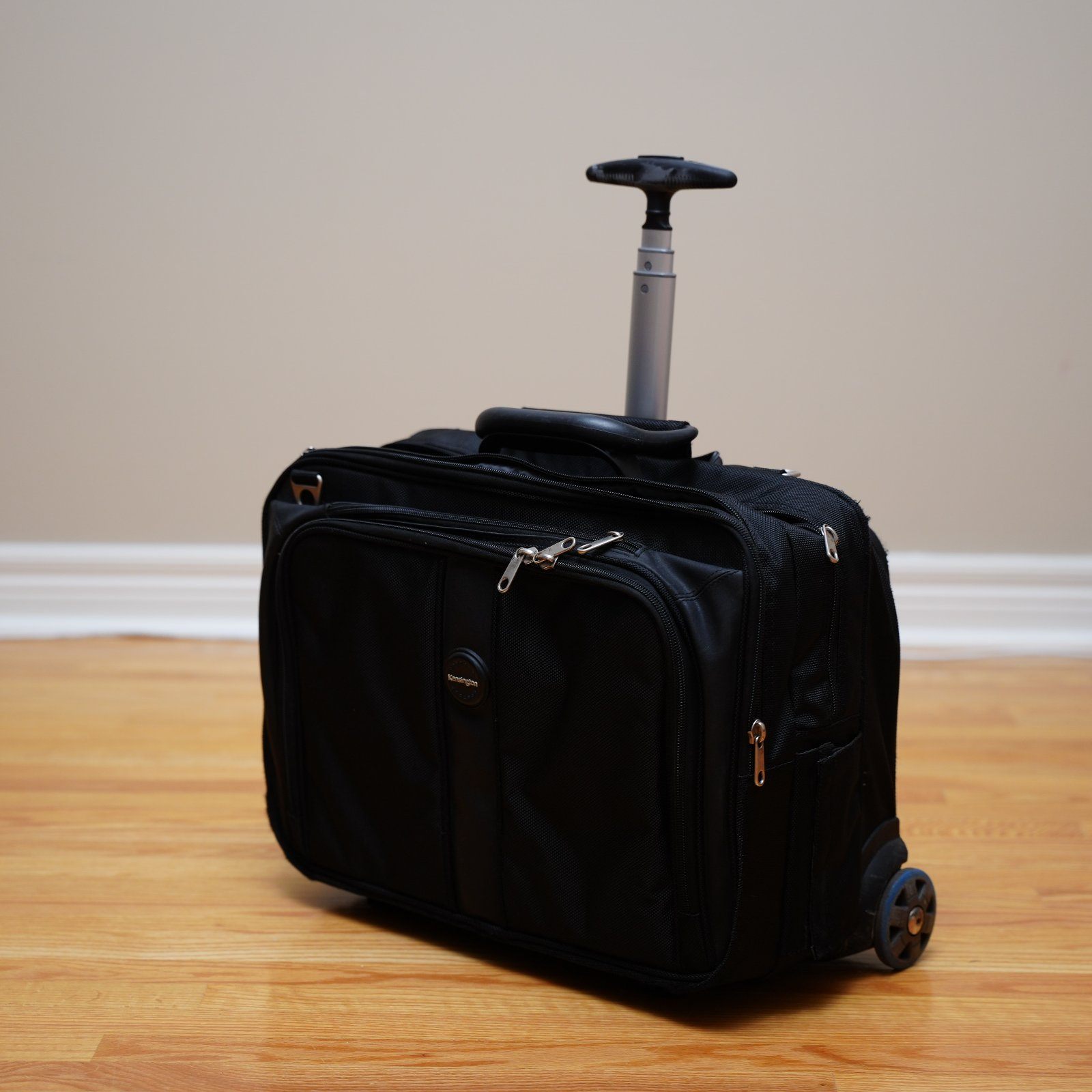 Kensington Contour Roller TWO Laptop Bags –Lifetime Warranty - photo 2