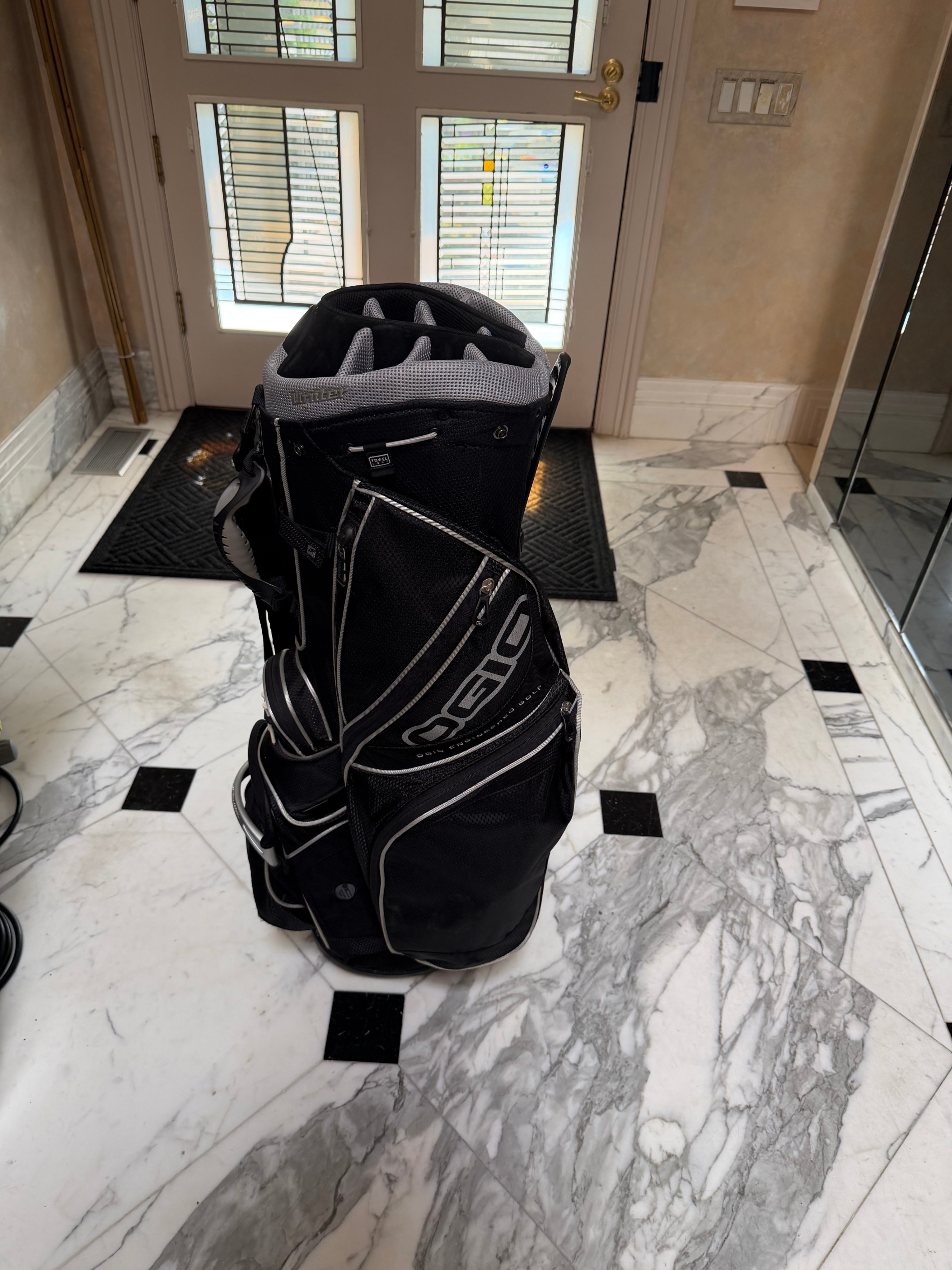 OGIO Golf Cart Bag – Black/Grey