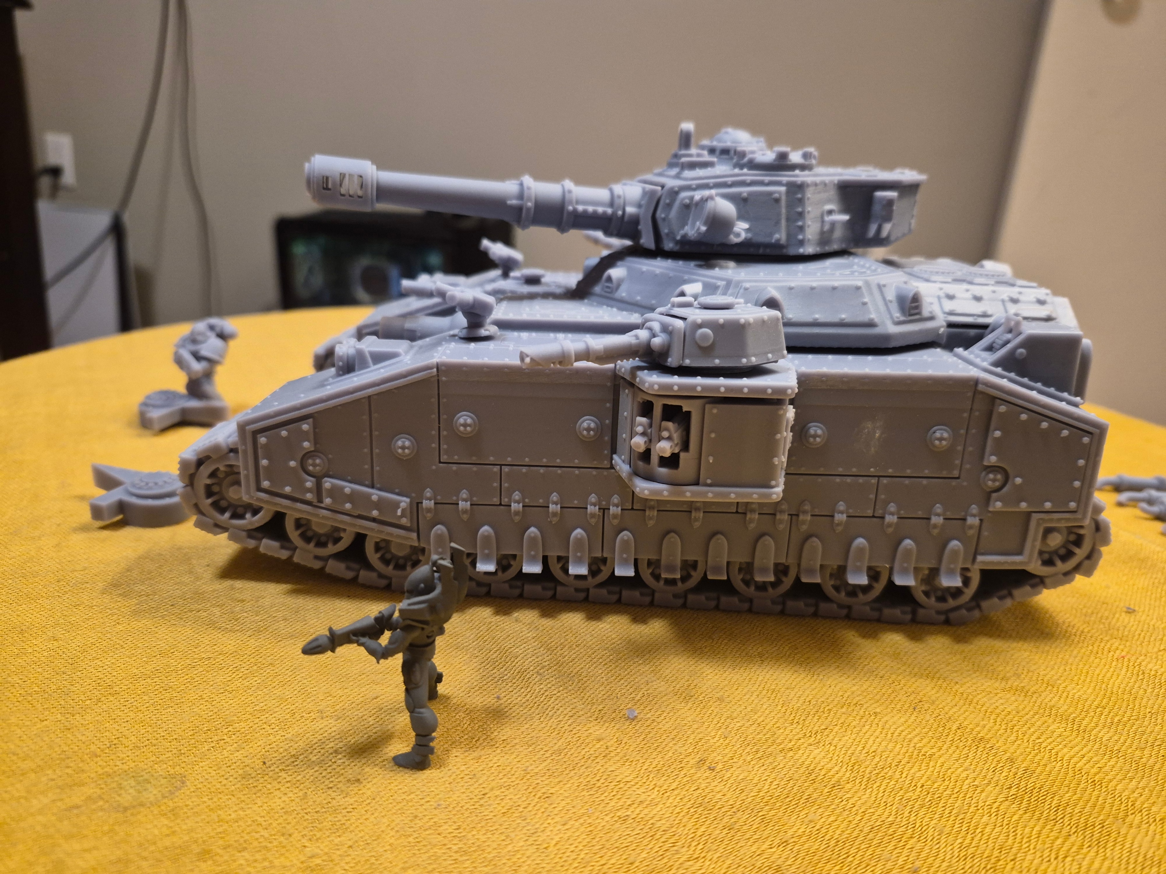 Wh-40K Compatible "b-blade"-style proxy tank - photo 5