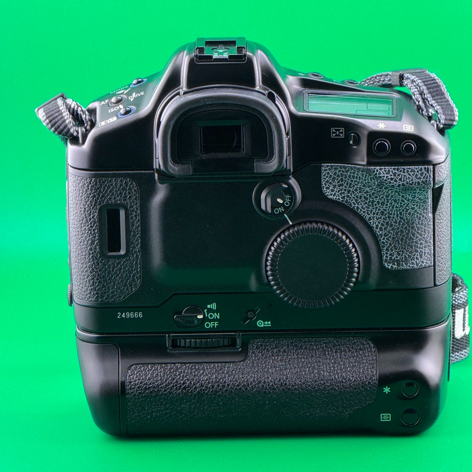 Canon EOS-1V - 35mm SLR Camera - With Power Drive Booster PB-... - photo 2