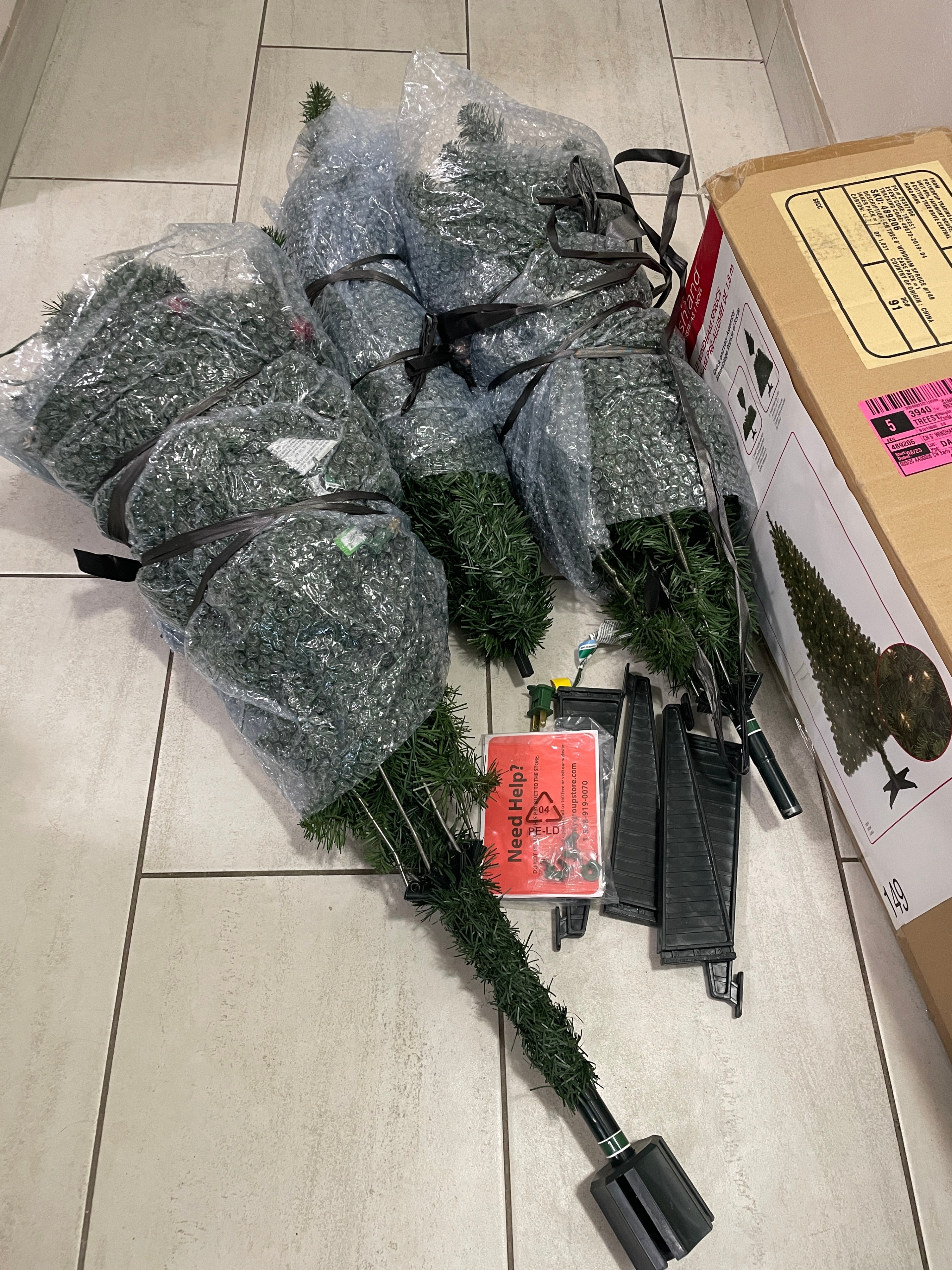 Moving Sale - 6ft Pre-Lit Christmas Tree - photo 4