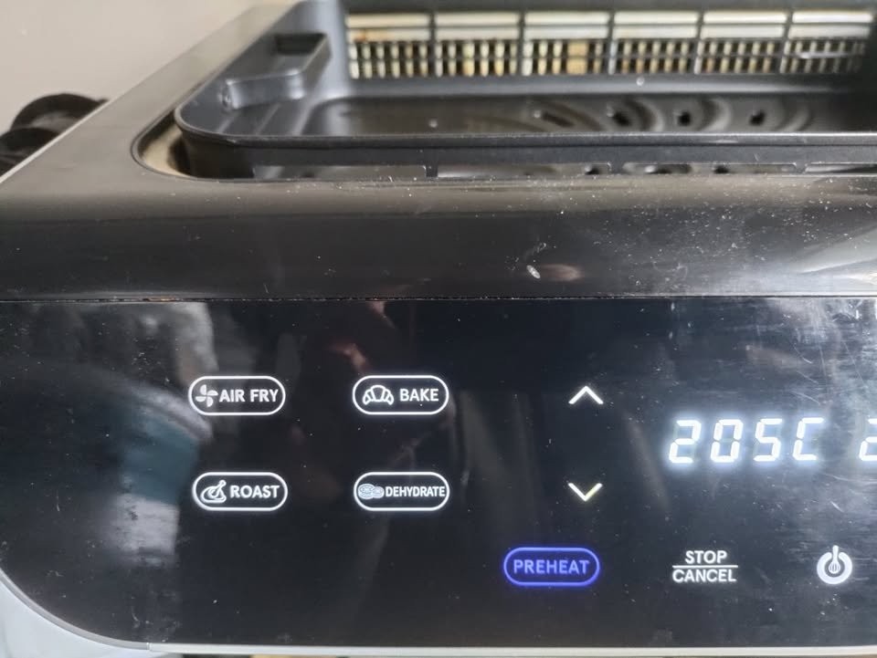 Gourmia Smokeless Indoor Grill & Air Fryer - photo 3