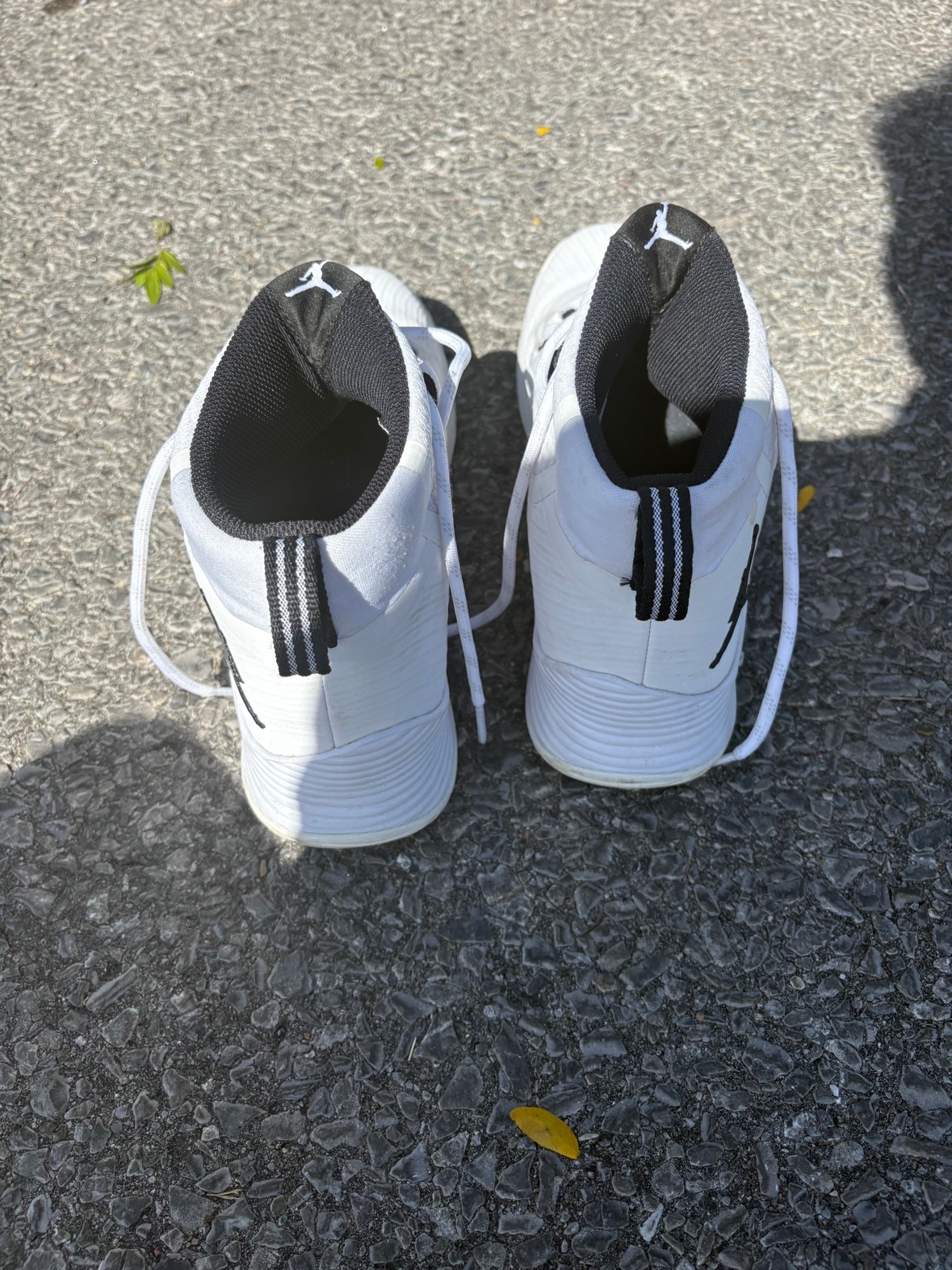 Jordan White High-Top Basketball Shoes - Men's US 10.5