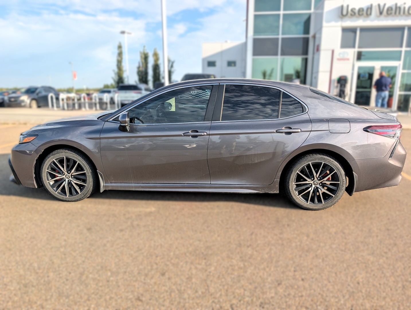 2021 Toyota Camry - photo 2