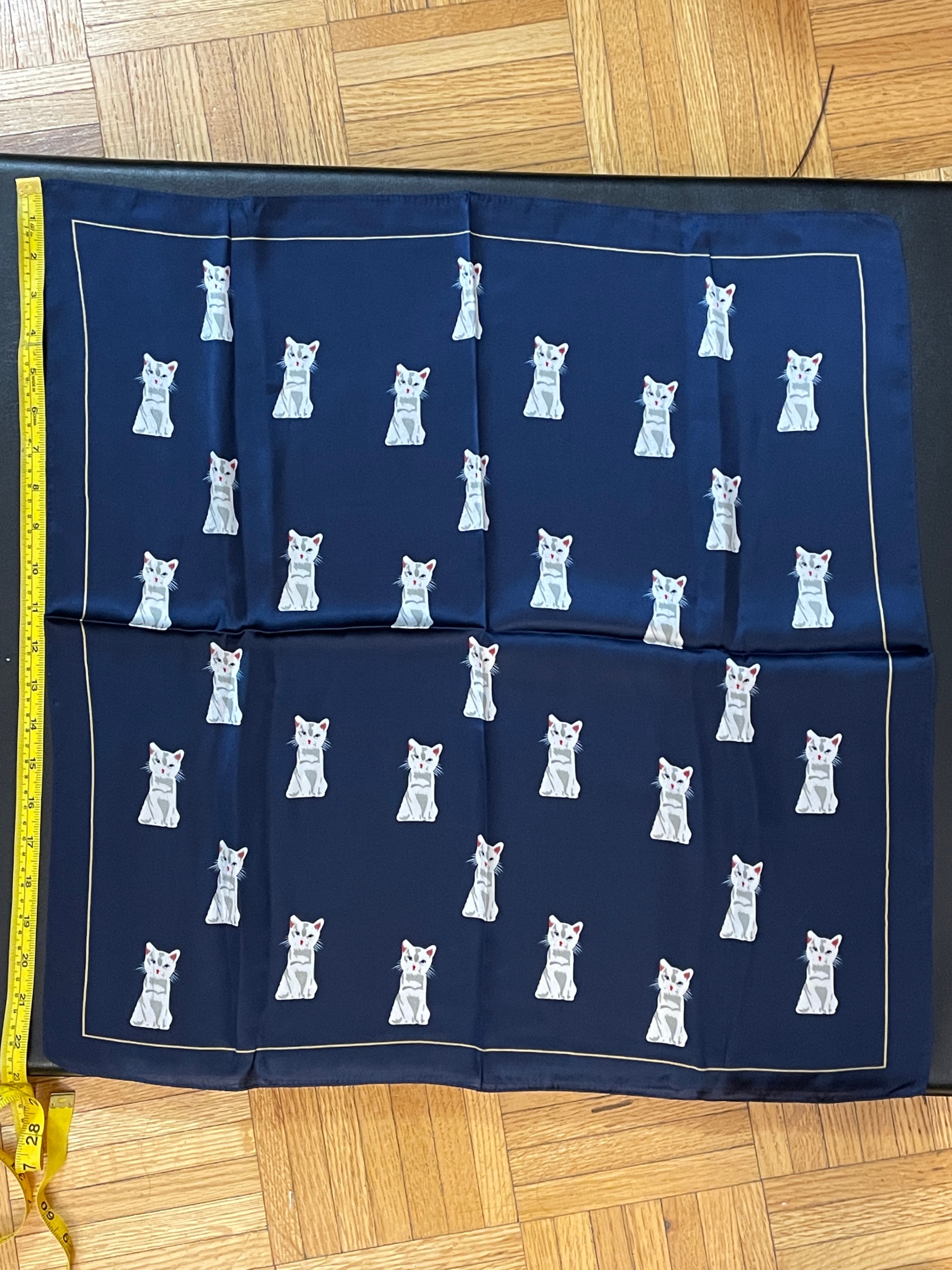 🏈 Brand New Cat Print Silk-Style Square Scarf (Green & Navy) 🐈 - photo 5