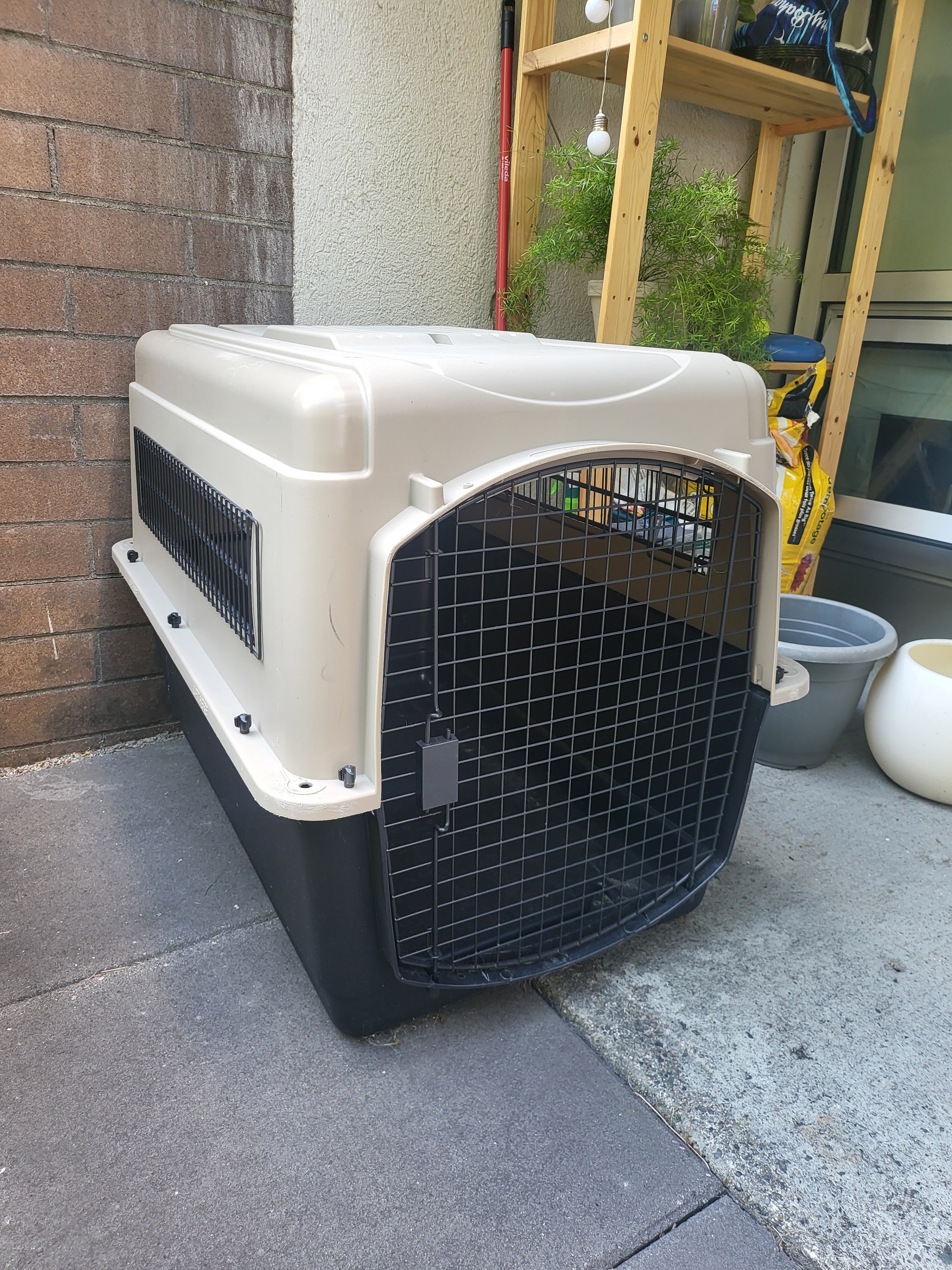 Extra Large Dog Kennel - 99% NEW