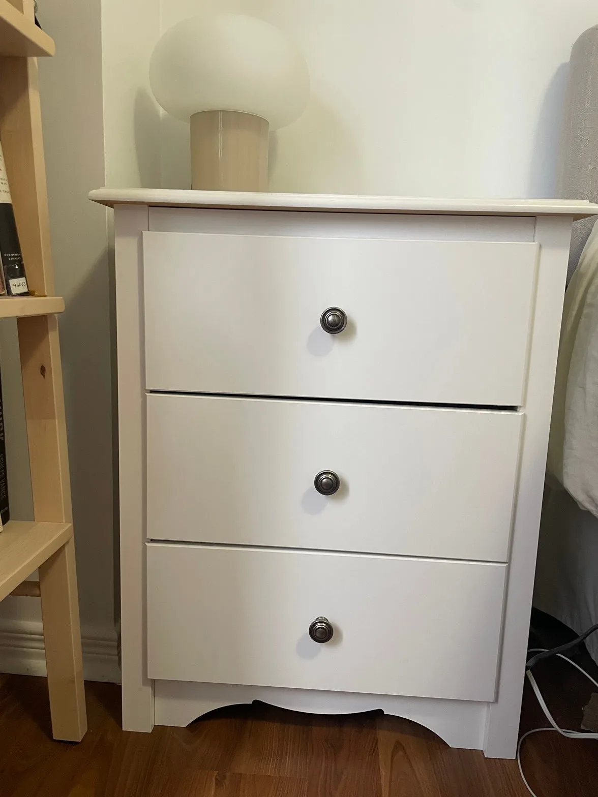 White nightstands, set of 2 - photo 3