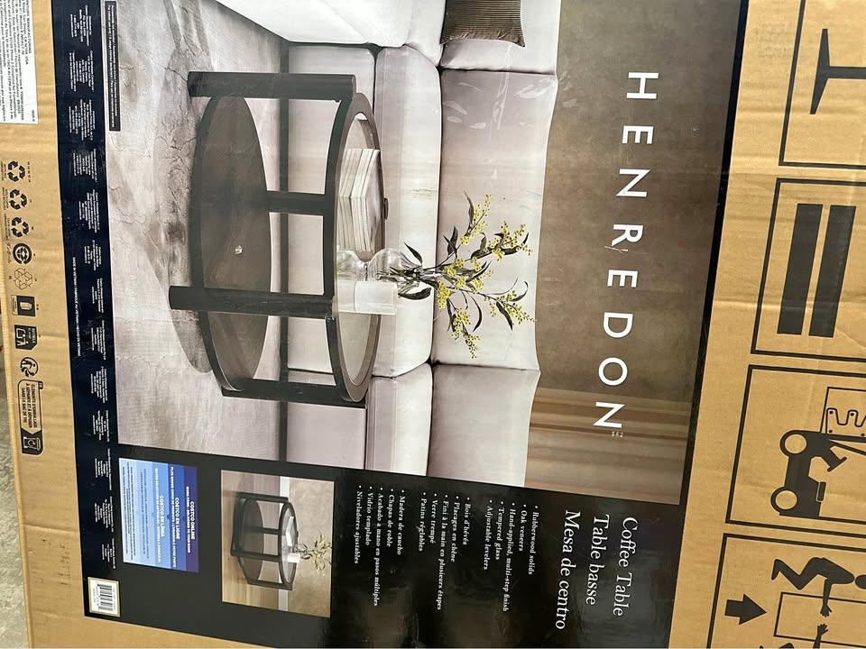 COSTCO "Henredon" 38" Coffe Table