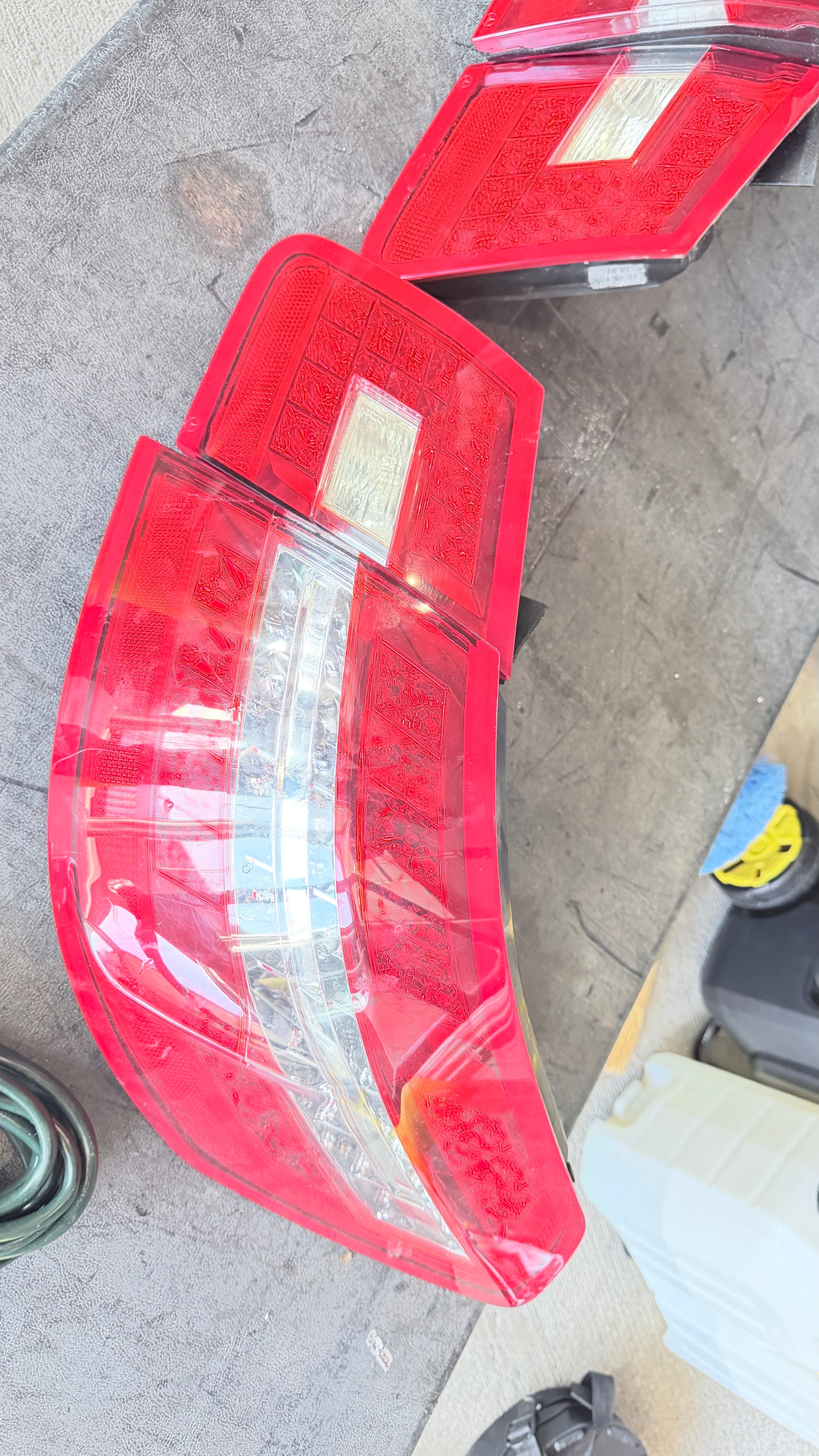 2012 MB rear taillight working condition - photo 2