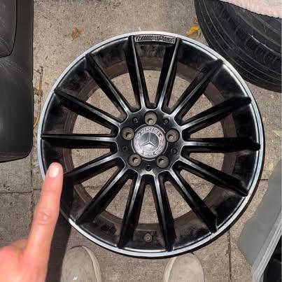 Genuine Mercedes-Benz AMG 19" Rims 19x7.5 ET49 — No Bends/Cracks