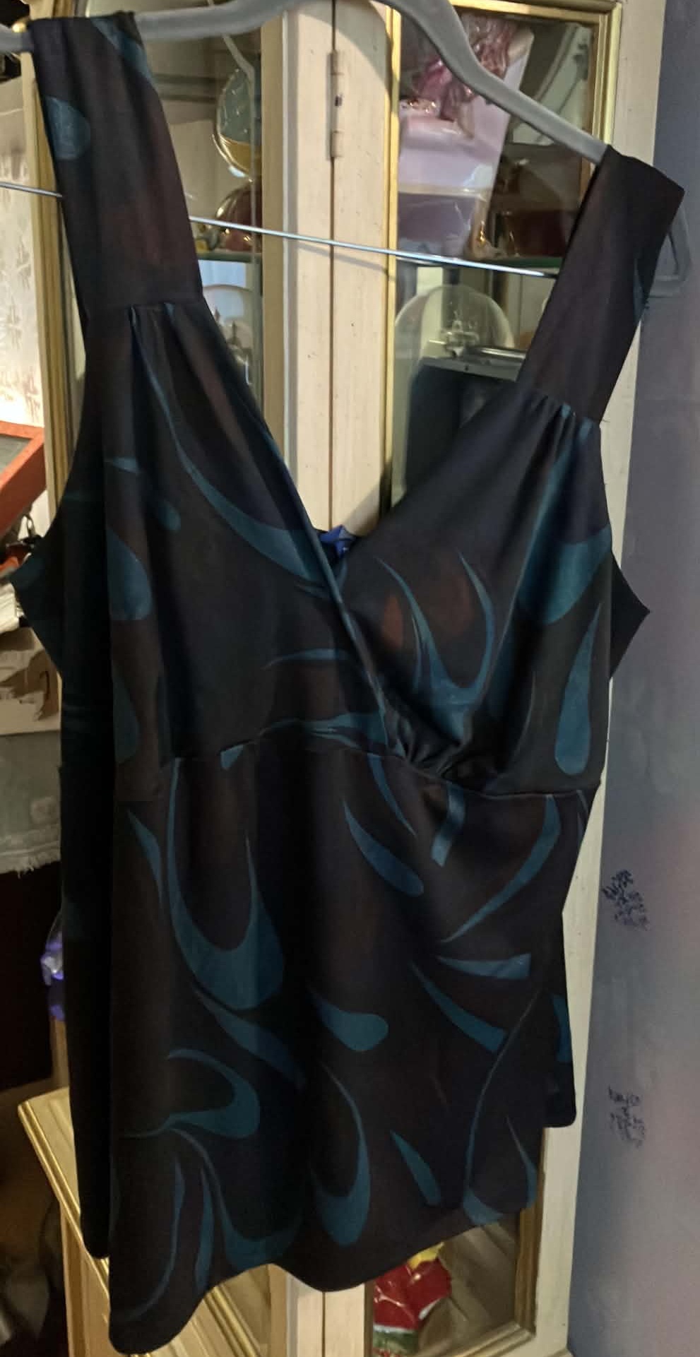 Women Top Large Straps Black and Green - Size 2X