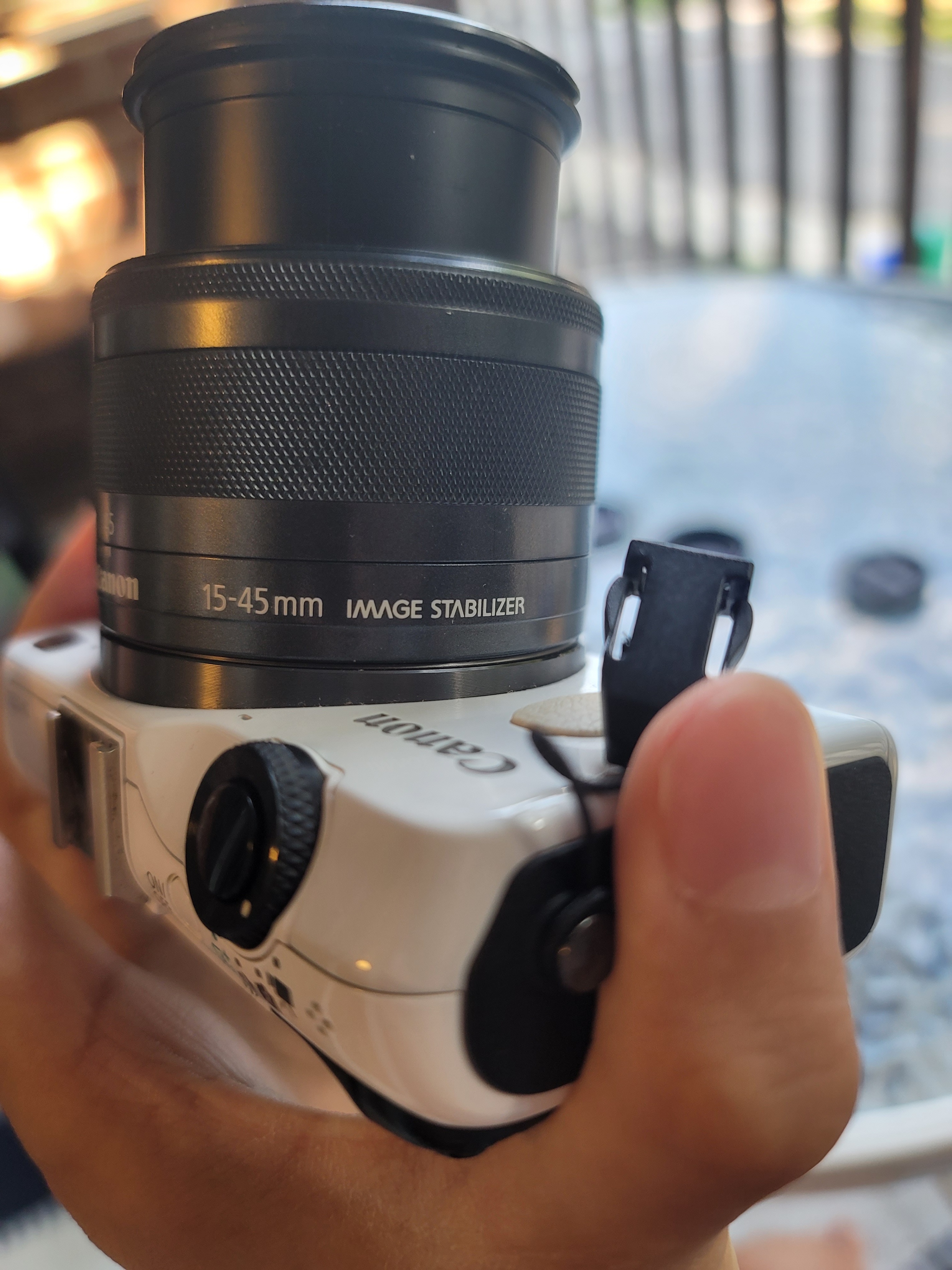 White Canon EOS M2 Mirrorless Camera + EF-M 15-45mm IS STM Lens - photo 5
