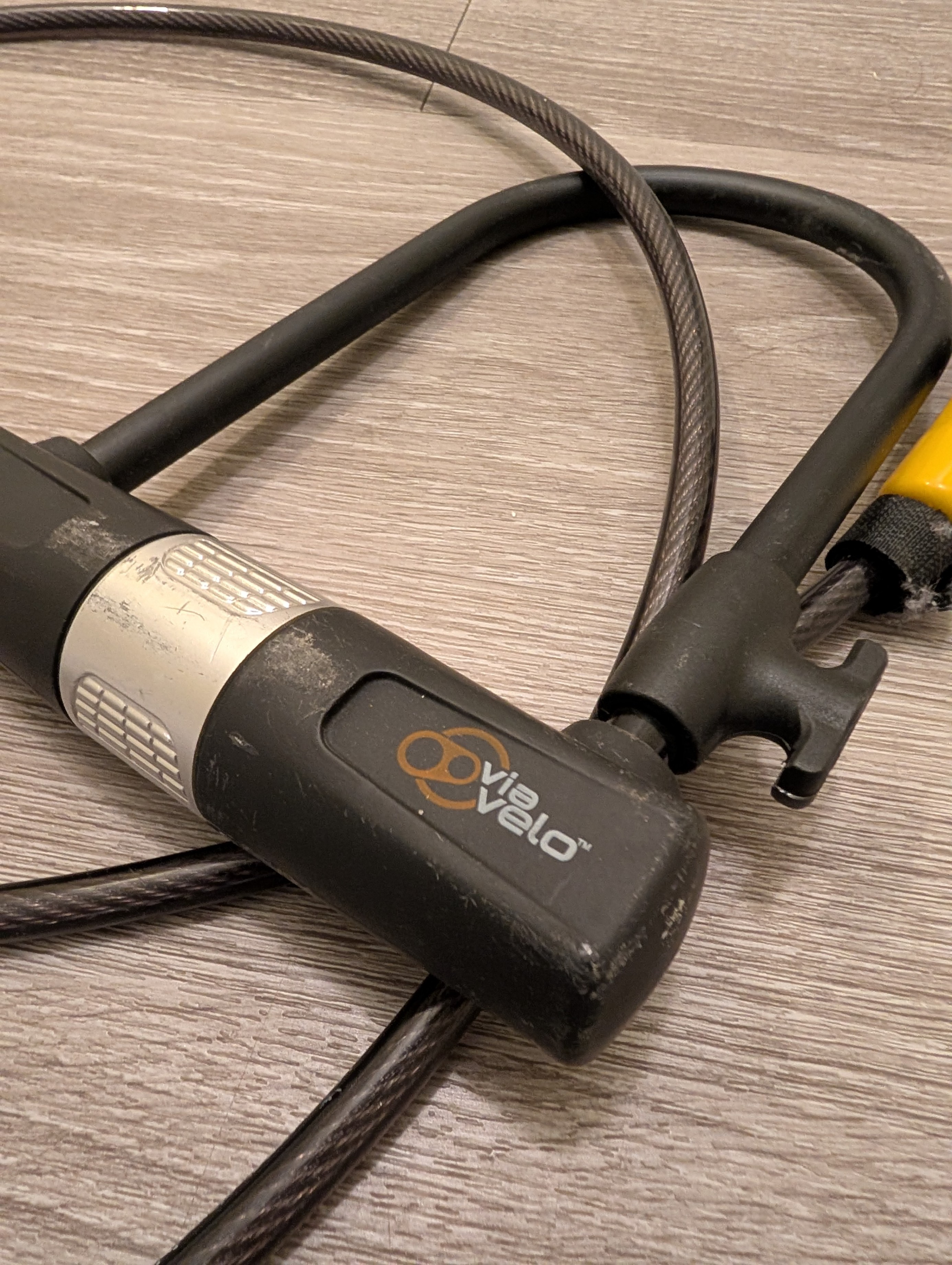 Via Velo Heavy-Duty Bike U-Lock + 6ft Cable & 2 Keys