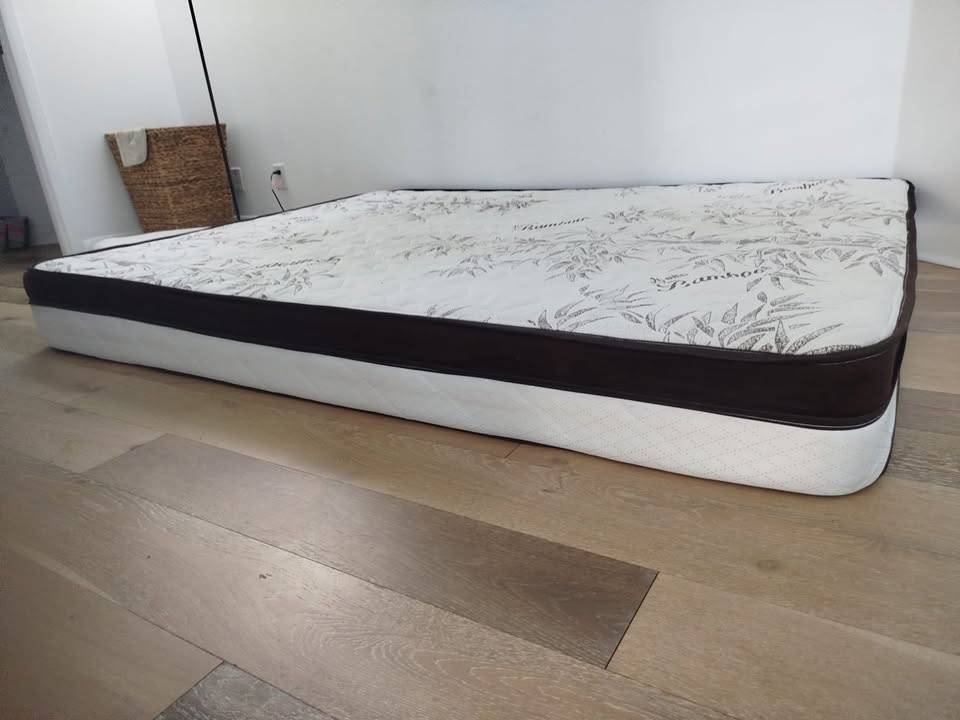 Queen size mattress - photo 3