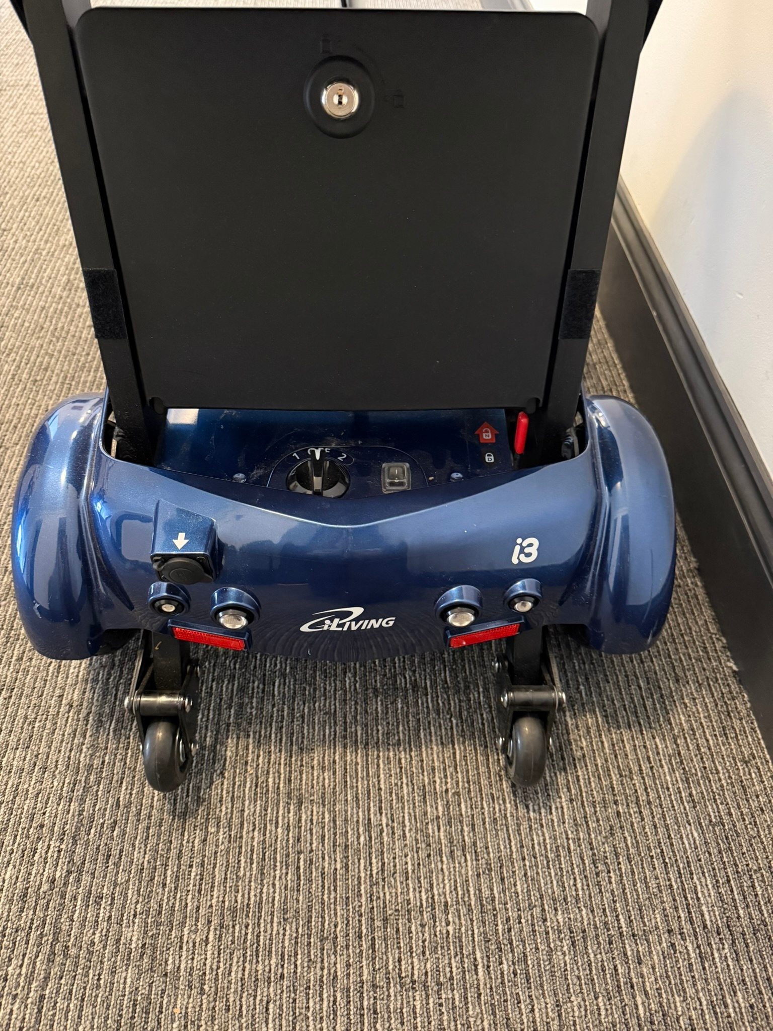 i3 - iLiving Foldable Mobility Scooter - photo 5