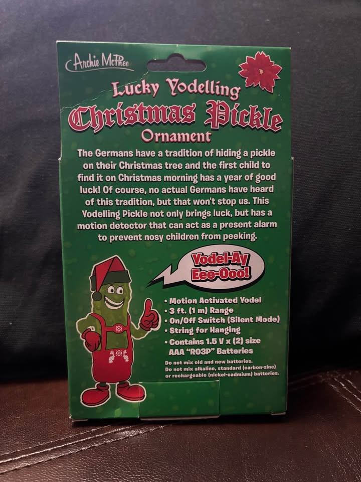 BNIB Archie McPhee Lucky Yodelling Christmas Pickle Ornament - photo 3