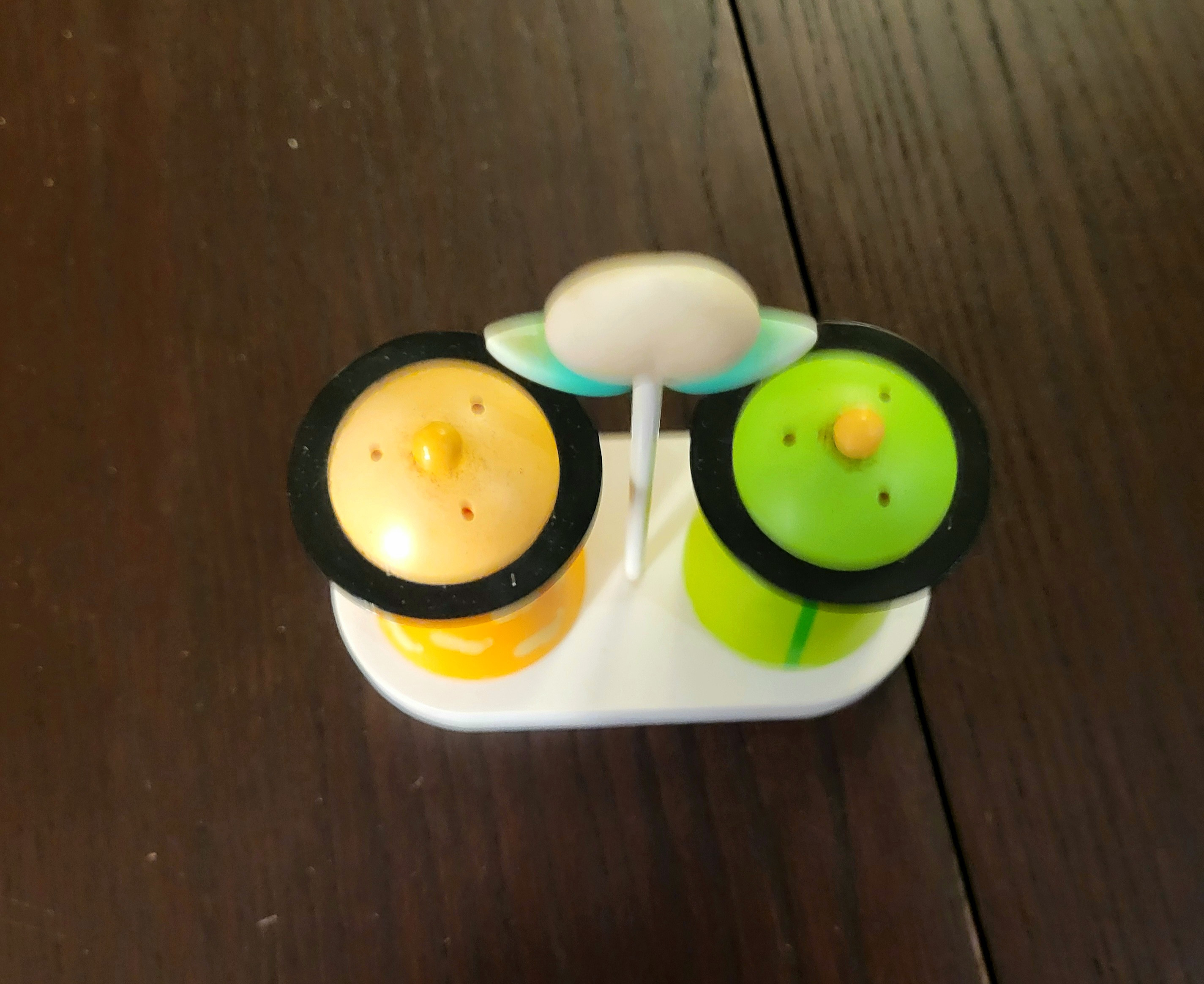 Mr and Mrs Chin Salt & Pepper Shakers (NEW, NEVER USED) - photo 2