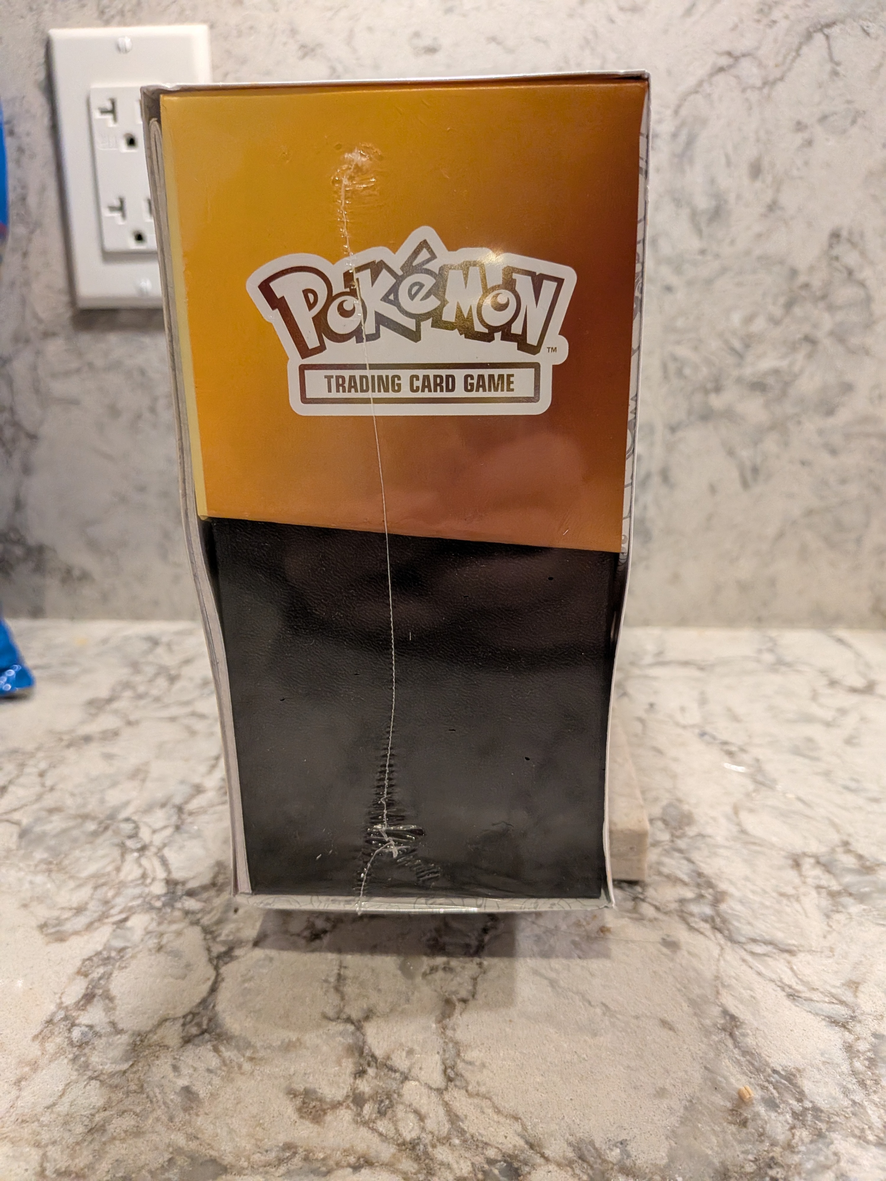Pokémon Center Exclusive 30th Celebration Elite Trainer Box - photo 4