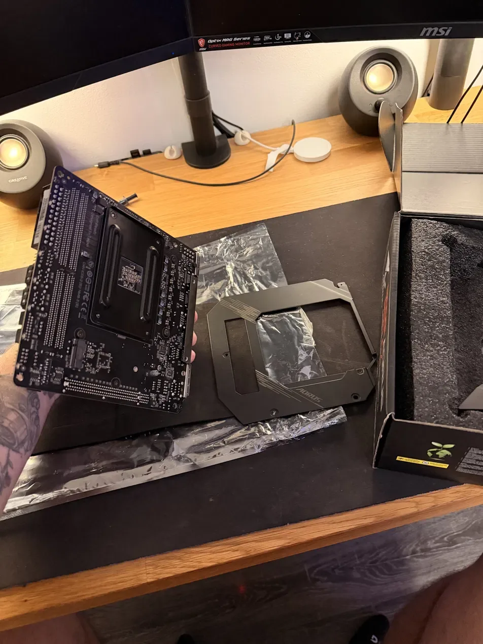 GIGABYTE B550I AORUS PRO AX ITX Motherboard - photo 3