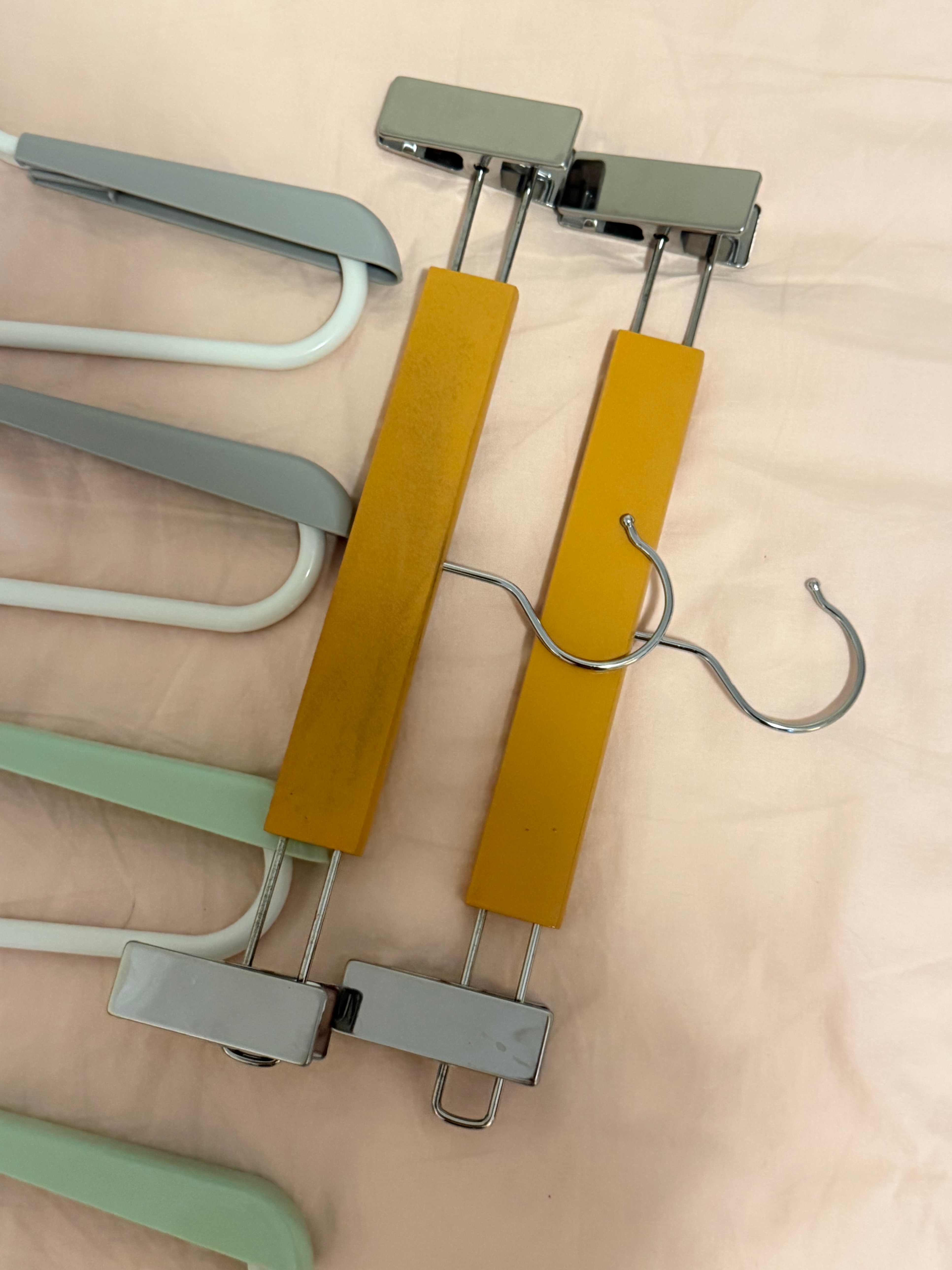 Set of 6 Clothes Hangers – Clip Hangers & CHAHUA Hangers - photo 3