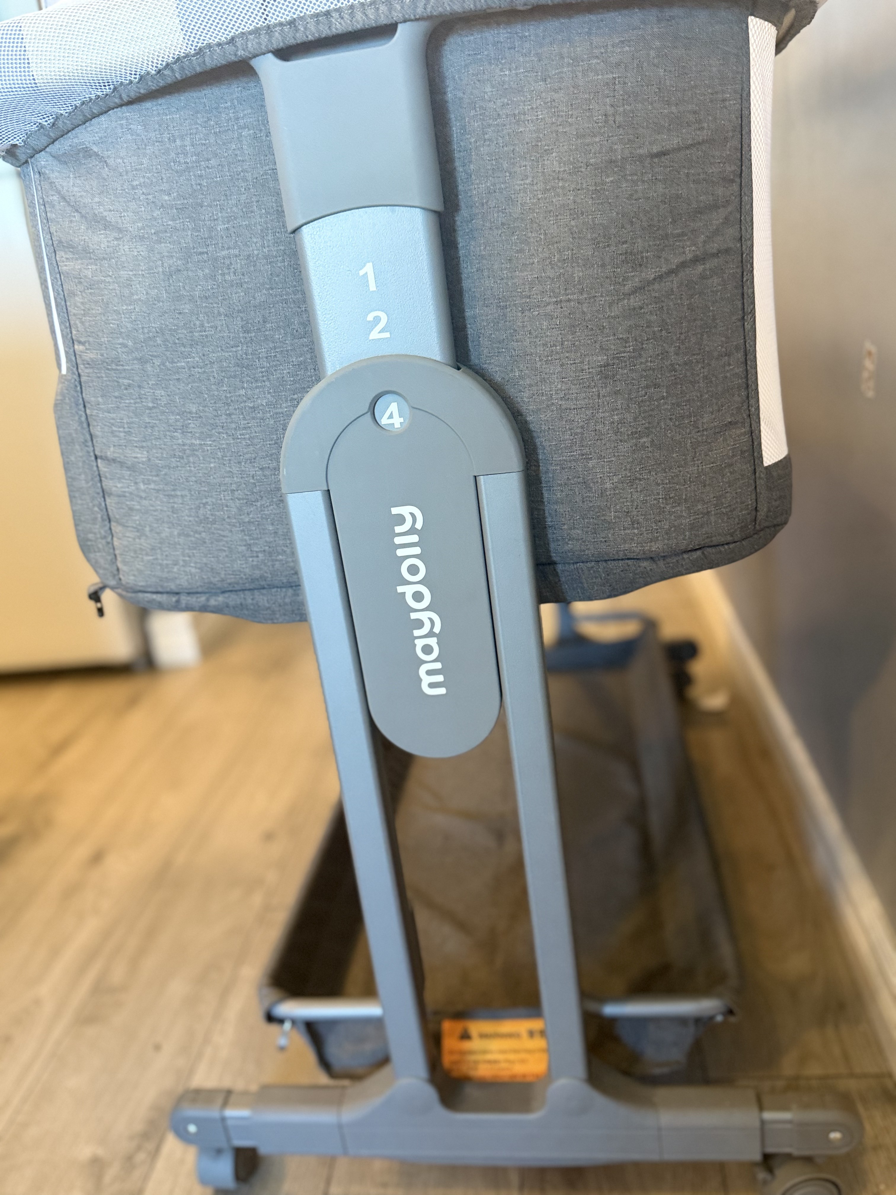 Maydolly 3-in-1 Baby Bassinet Bedside Sleeper - photo 5