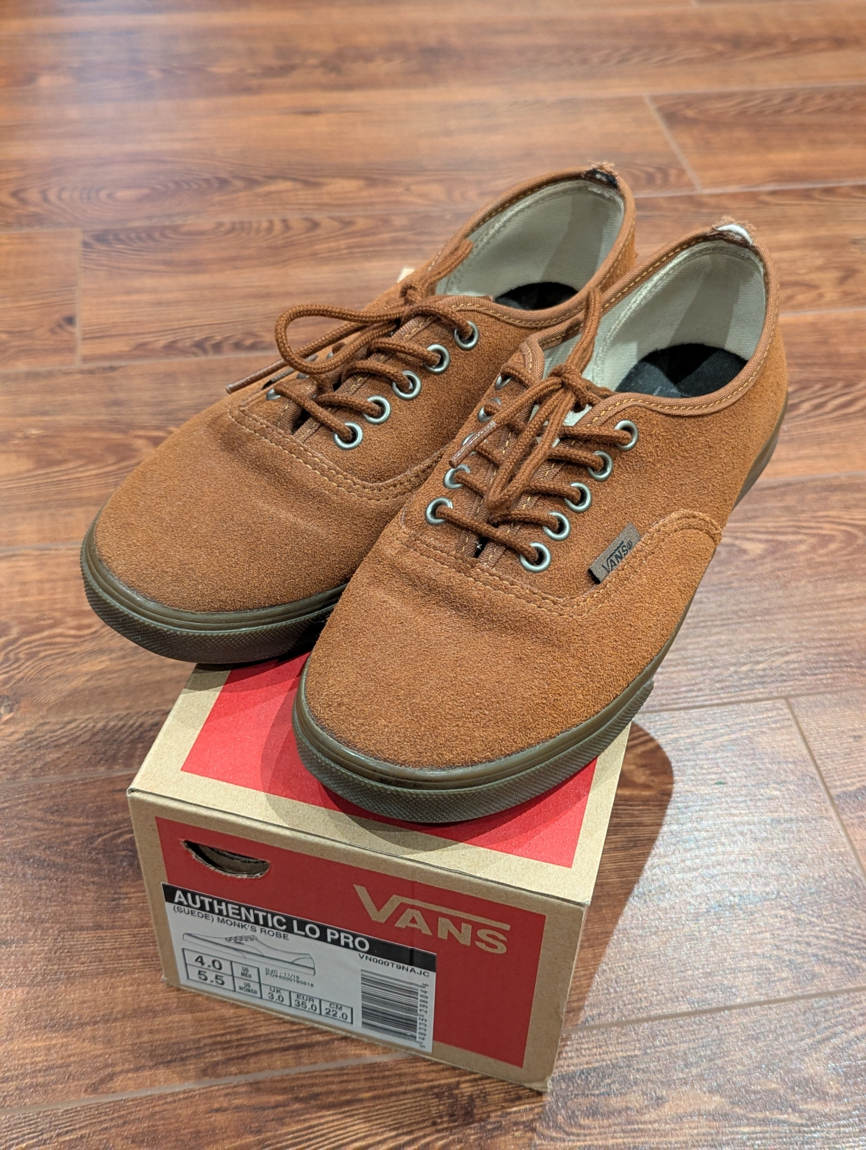Vans Authentic Lo Pro in Suede