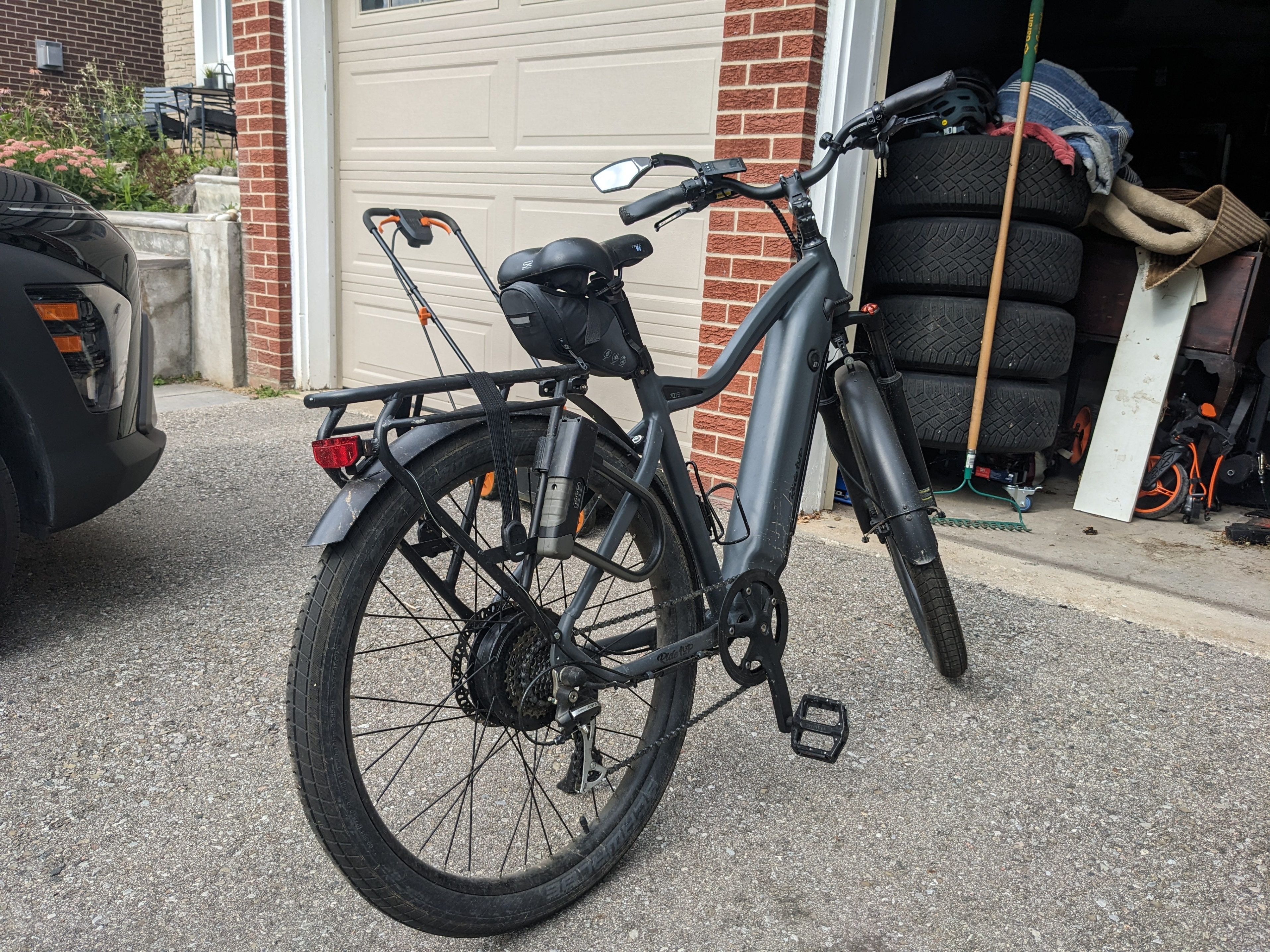 Ride1Up 700 w/Saddlebags & GRANIT Super Extreme 2500 Lock