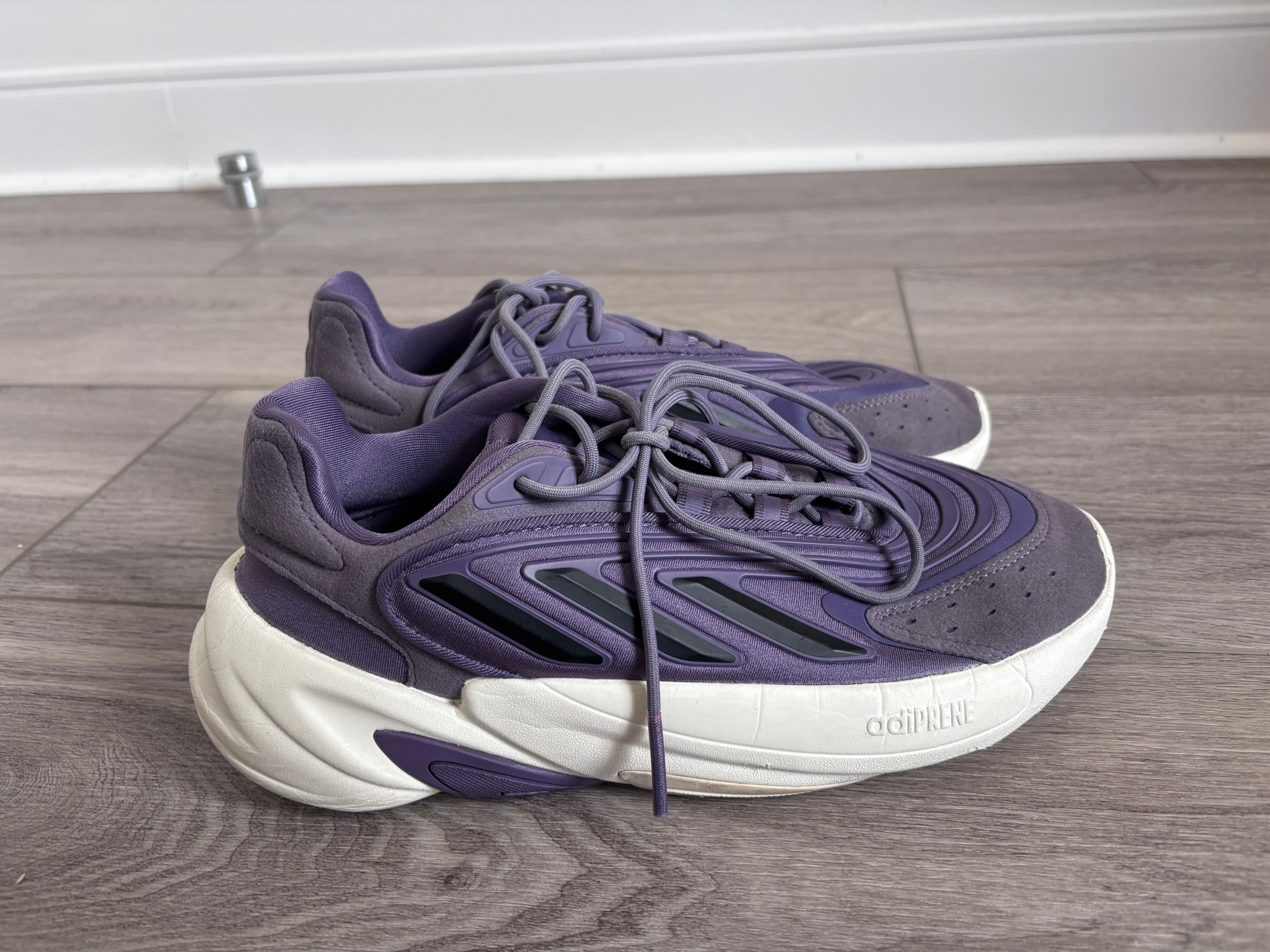 Adidas Sneakers
